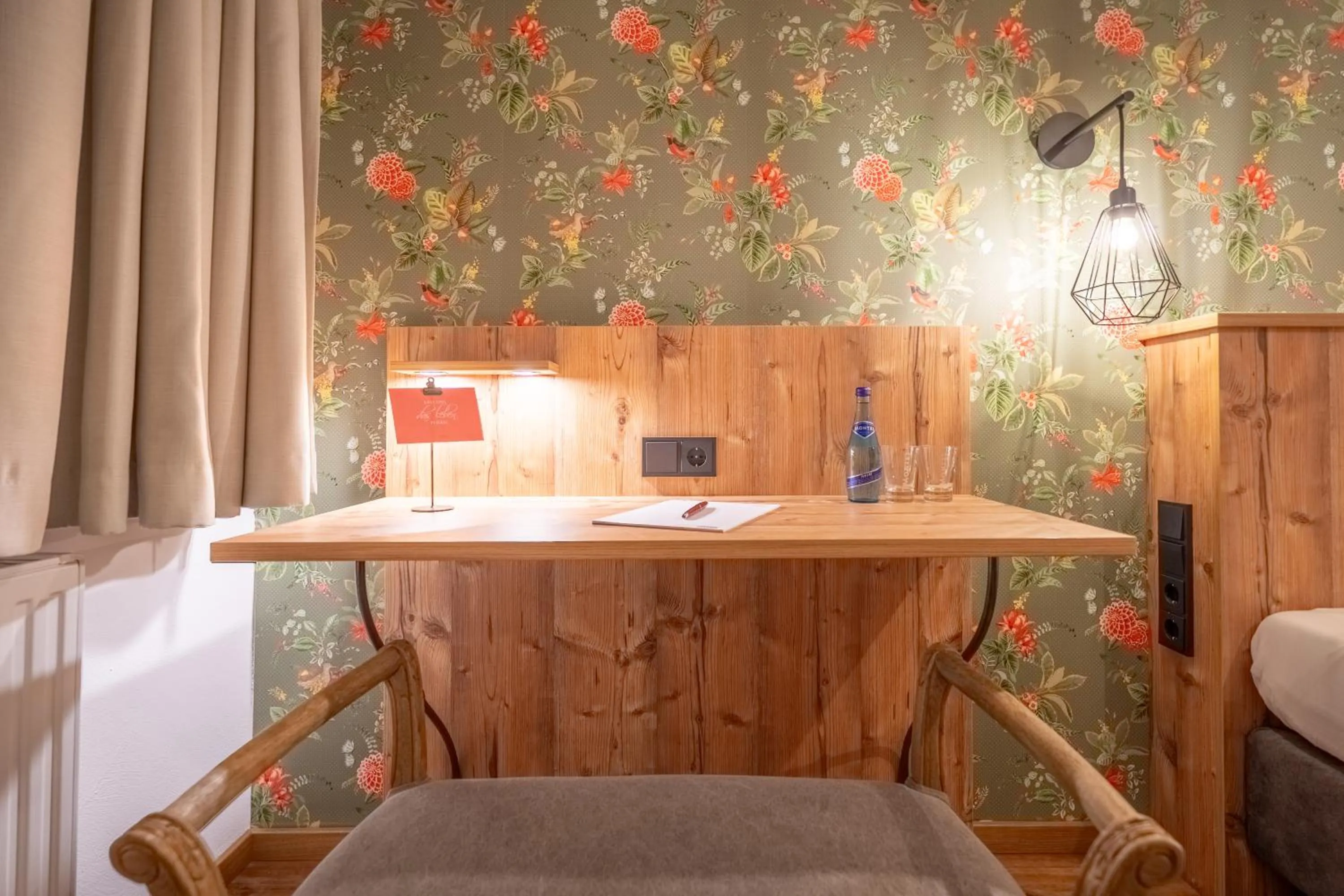 Bed in Hotel Krone Tirol