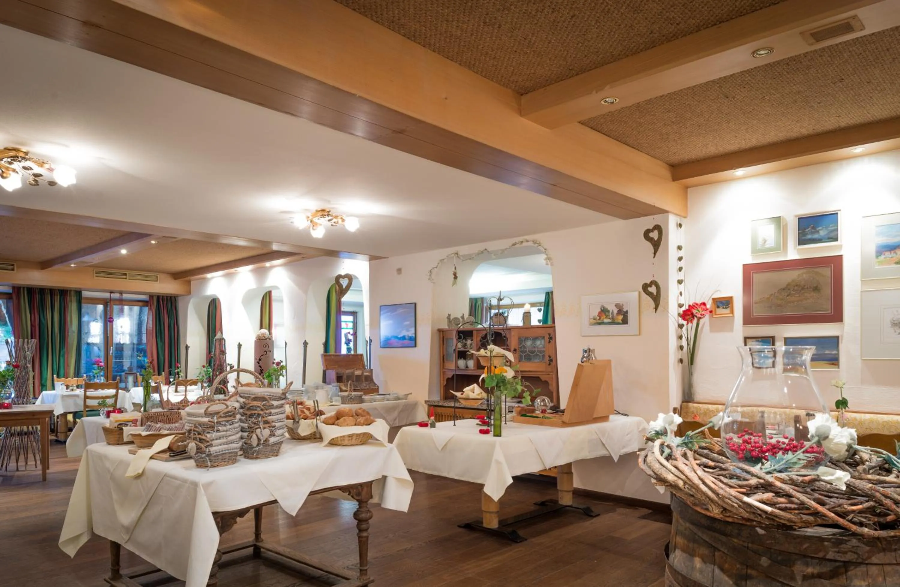 Restaurant/places to eat in Hotel Krone Tirol