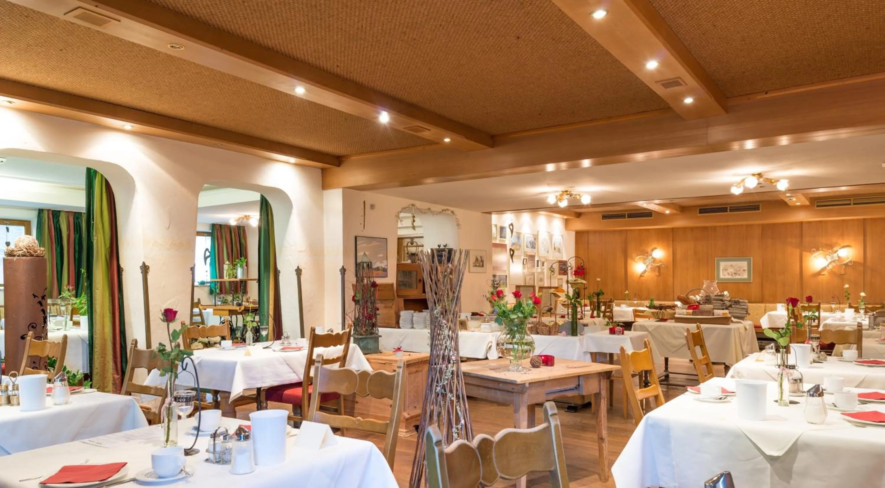 Restaurant/places to eat in Hotel Krone Tirol