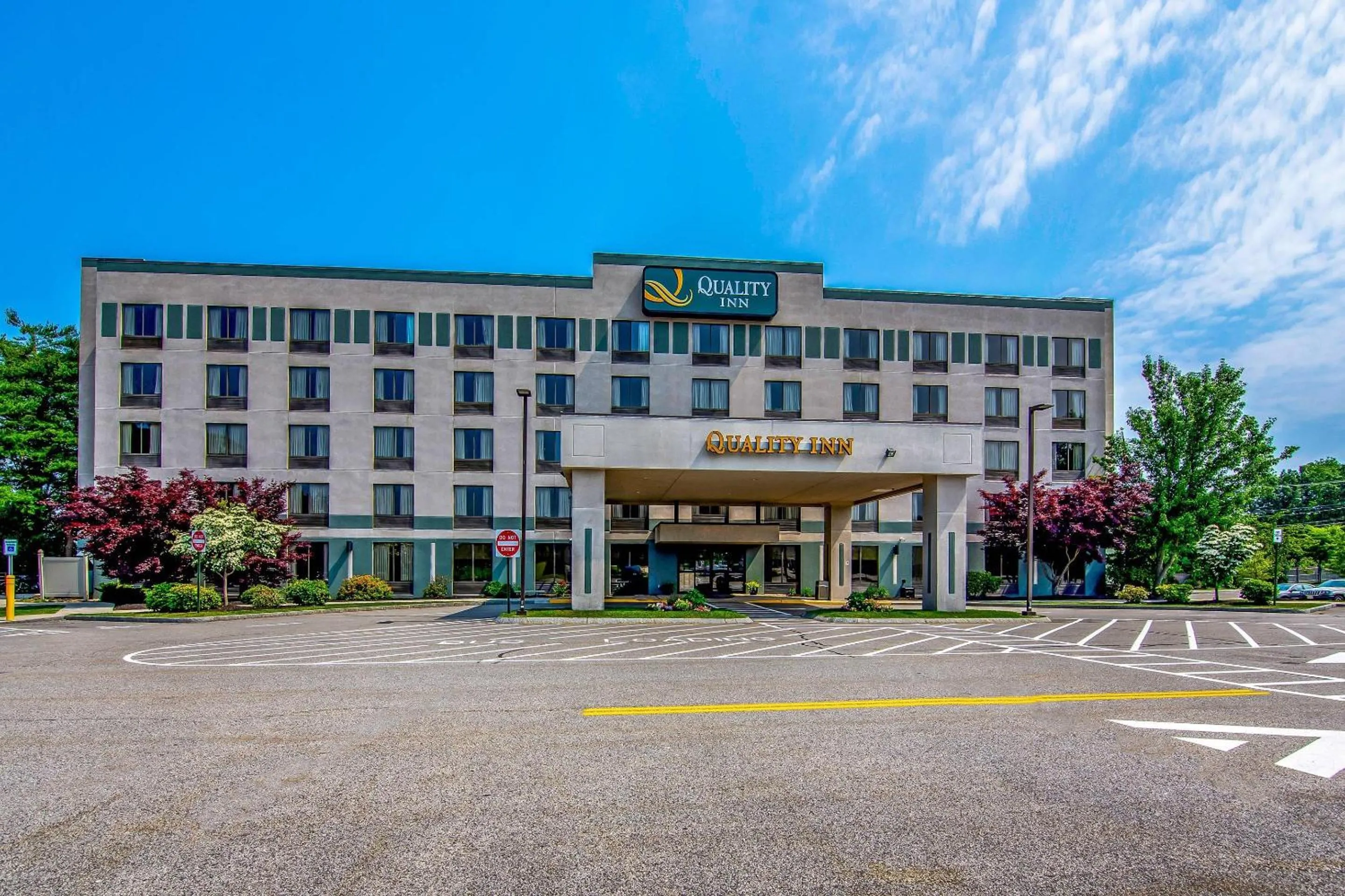 Property building in Quality Inn