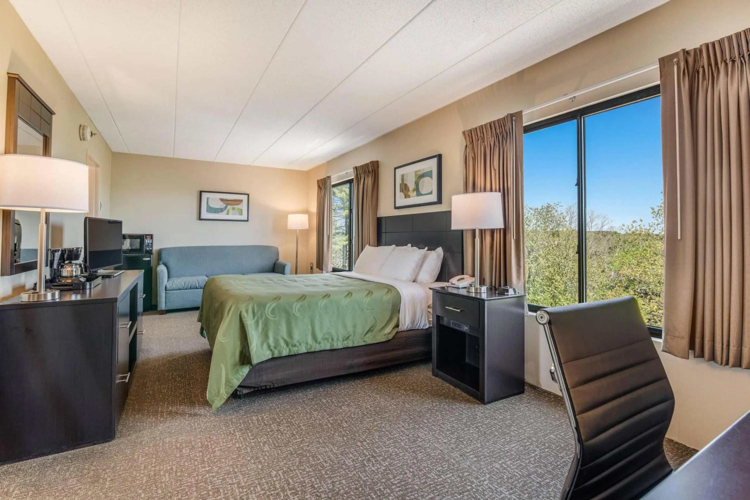 Bedroom, Bed in Quality Inn Portsmouth