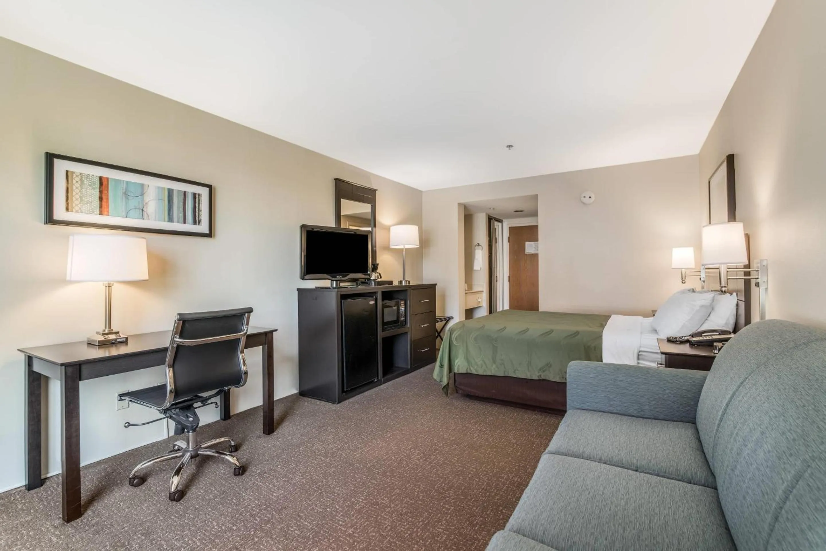 Bedroom in Quality Inn