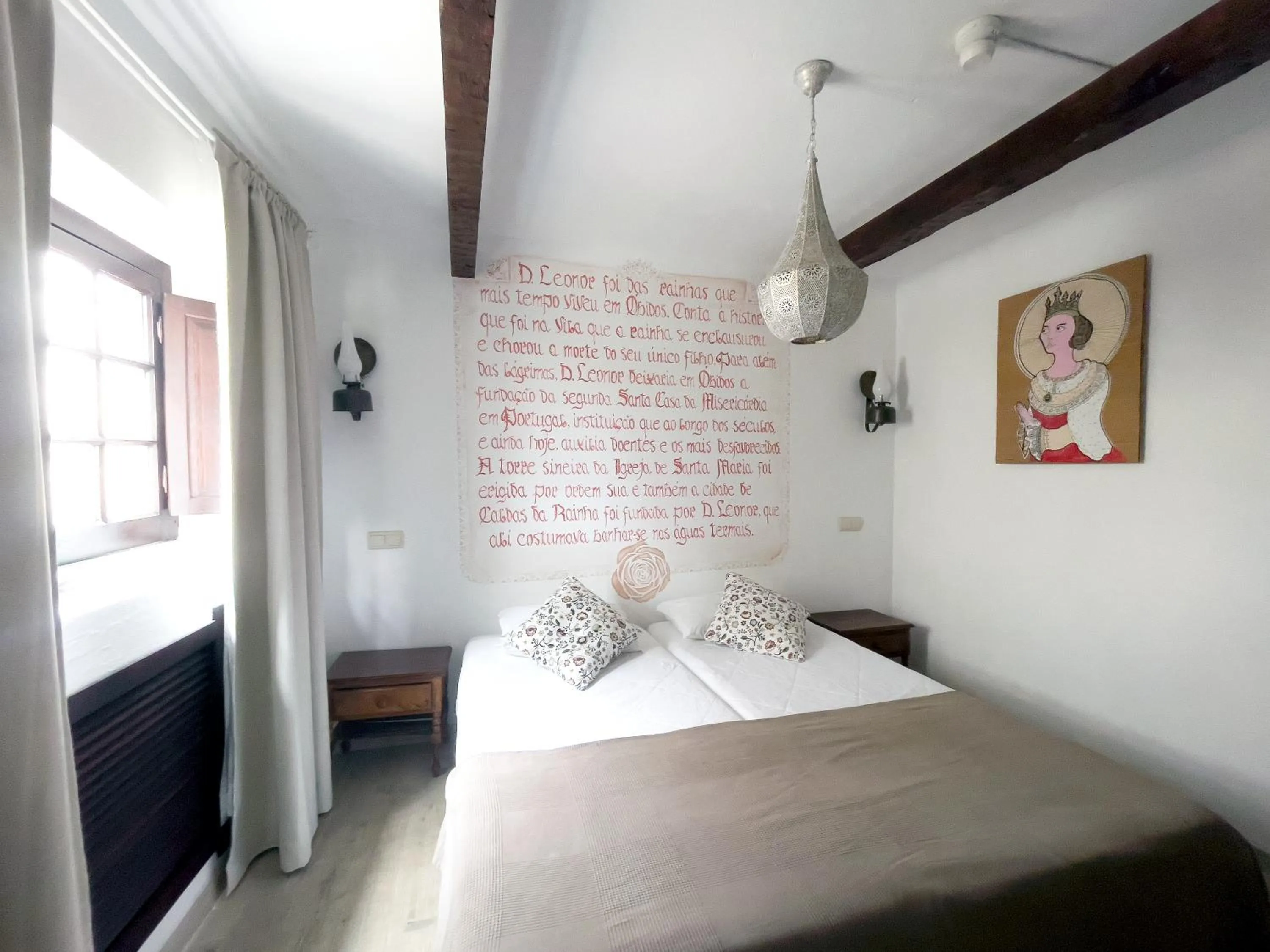 Bed in Rainha Santa Isabel - Óbidos History Hotel