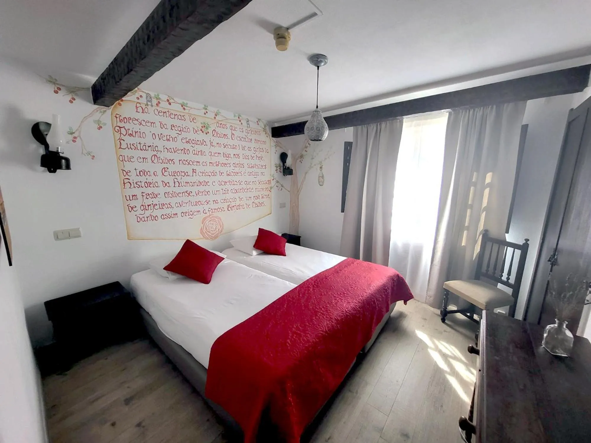 Bed in Rainha Santa Isabel - Óbidos History Hotel