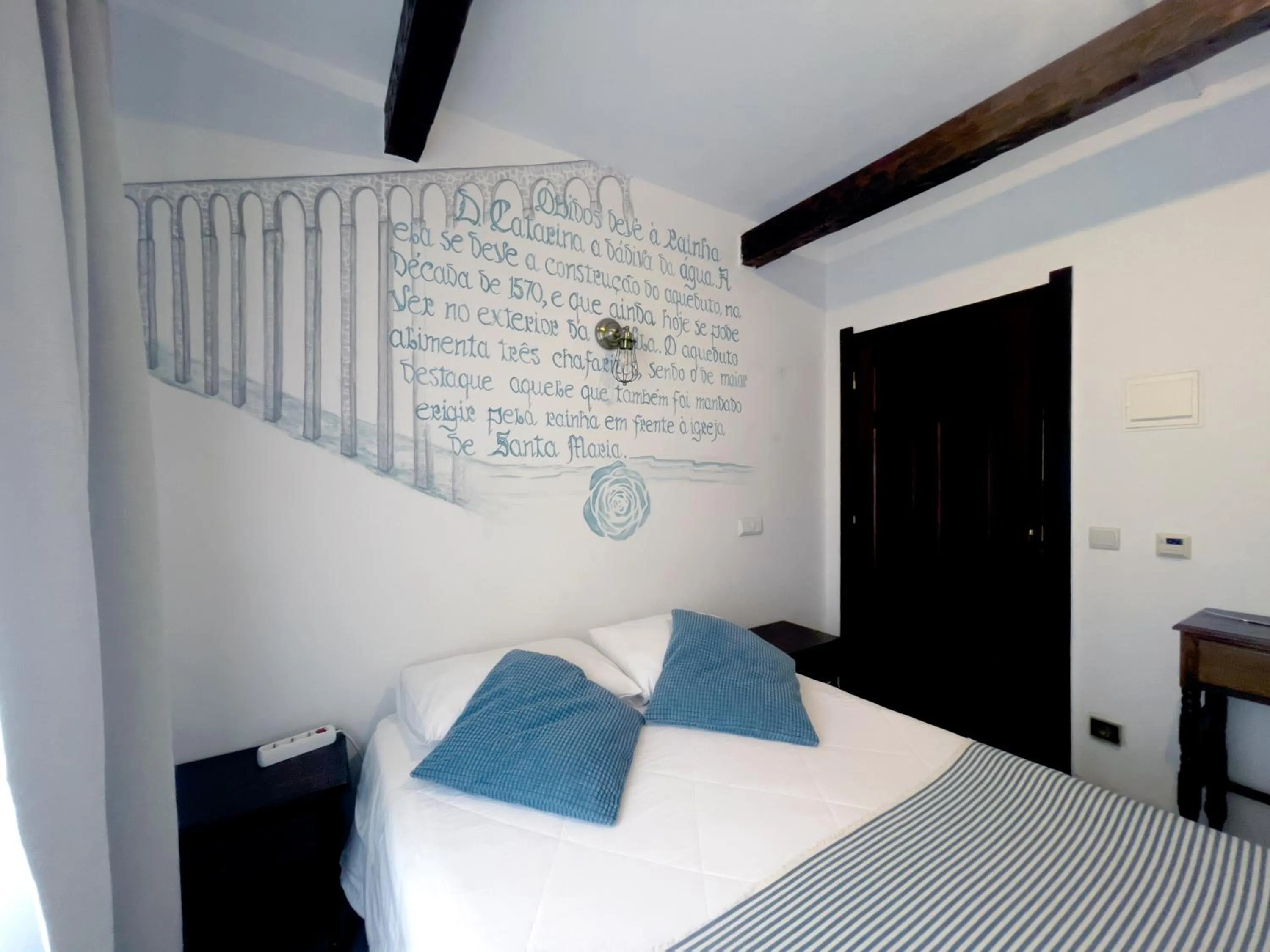 Bed in Rainha Santa Isabel - Óbidos History Hotel