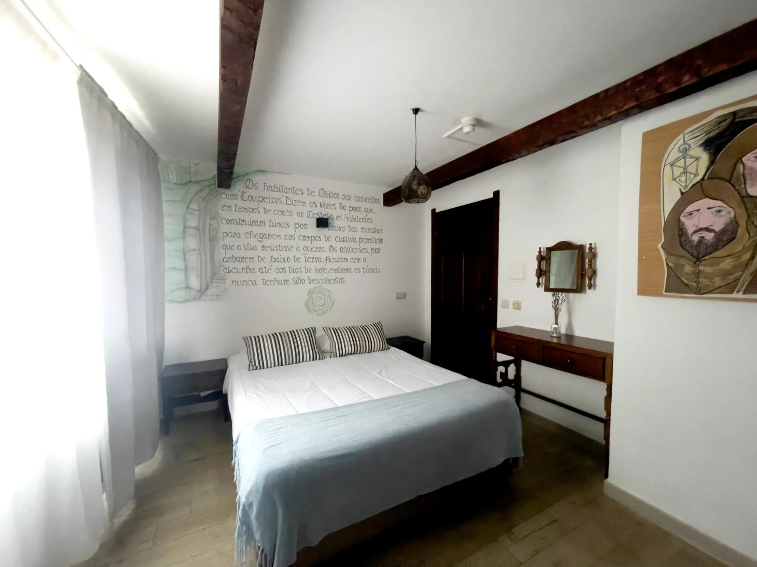 Bed in Rainha Santa Isabel - Óbidos History Hotel