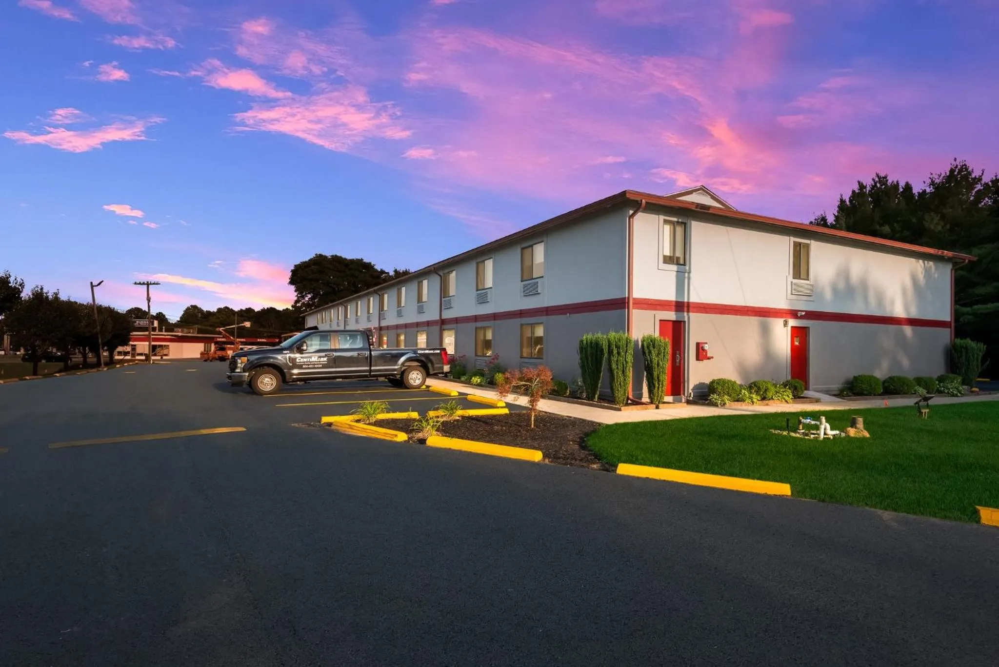 Property building in Red Roof Inn & Suites Vineland - Buena