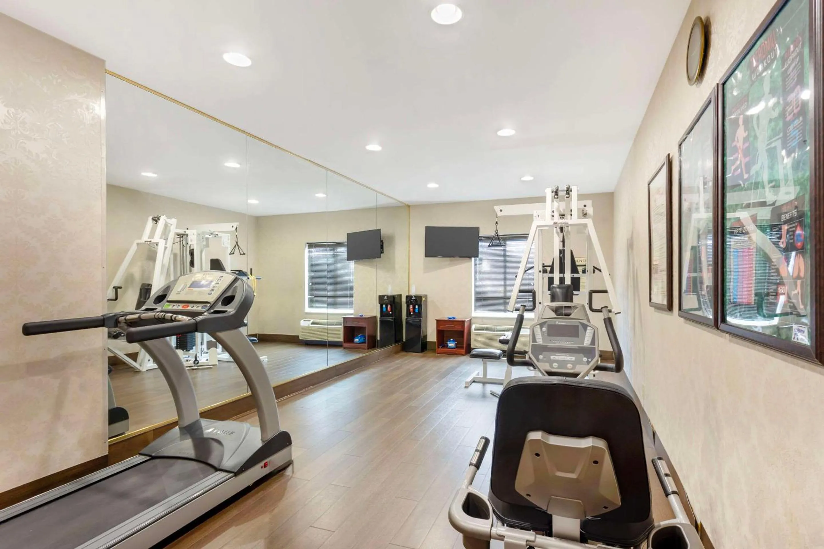 Fitness centre/facilities in Comfort Inn & Suites Carneys Point