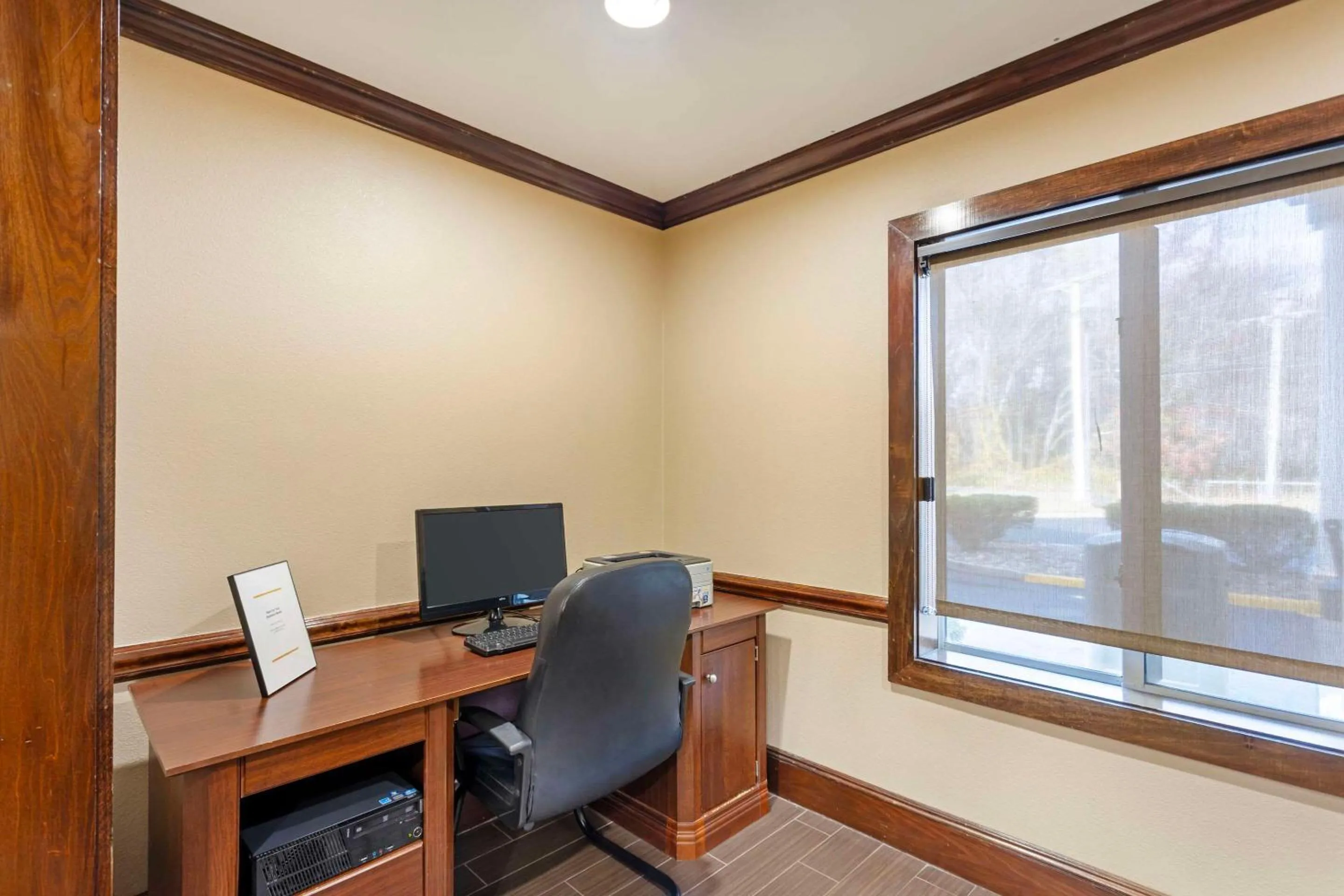 Business facilities in Comfort Inn & Suites Carneys Point
