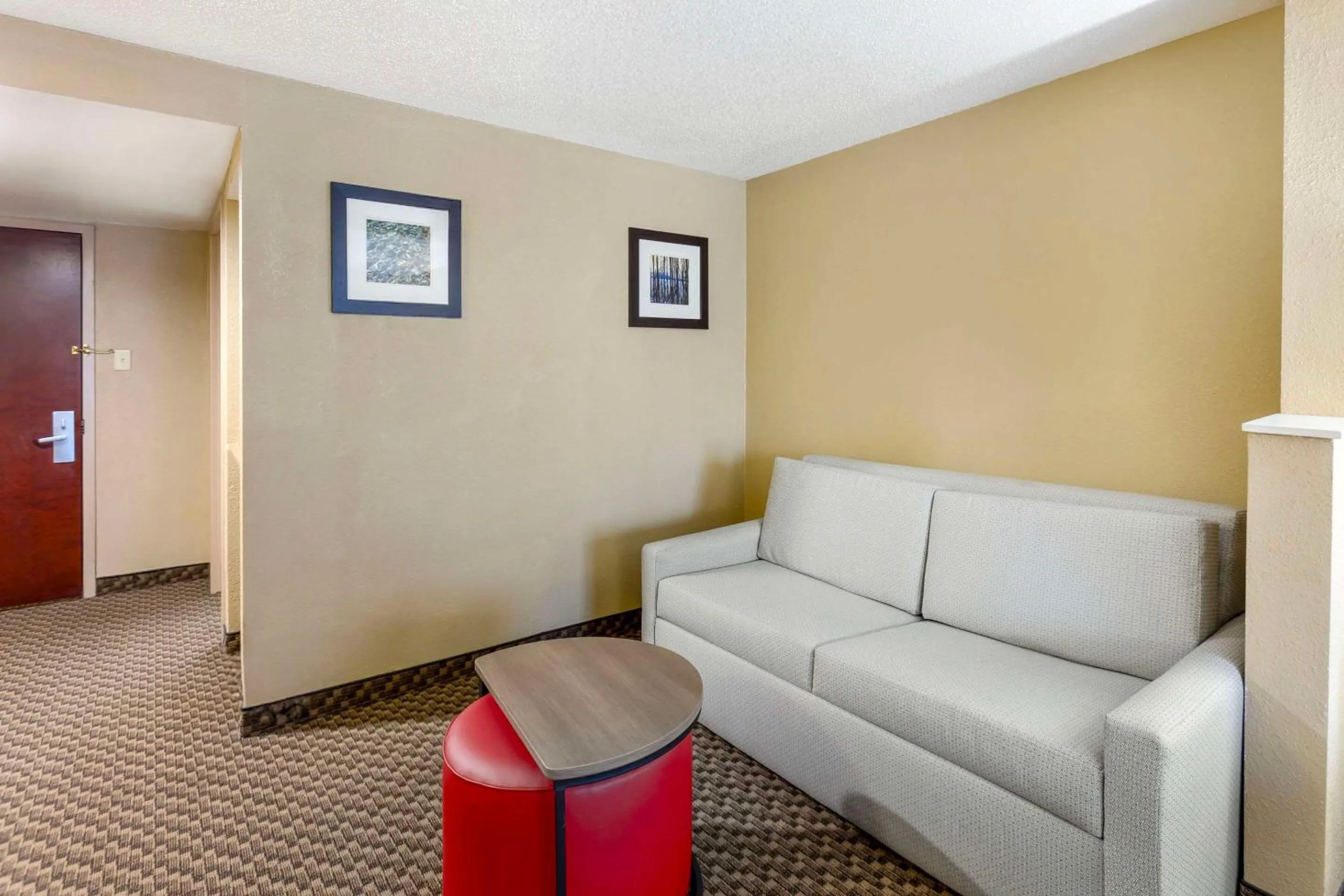 Bedroom in Comfort Inn & Suites Carneys Point