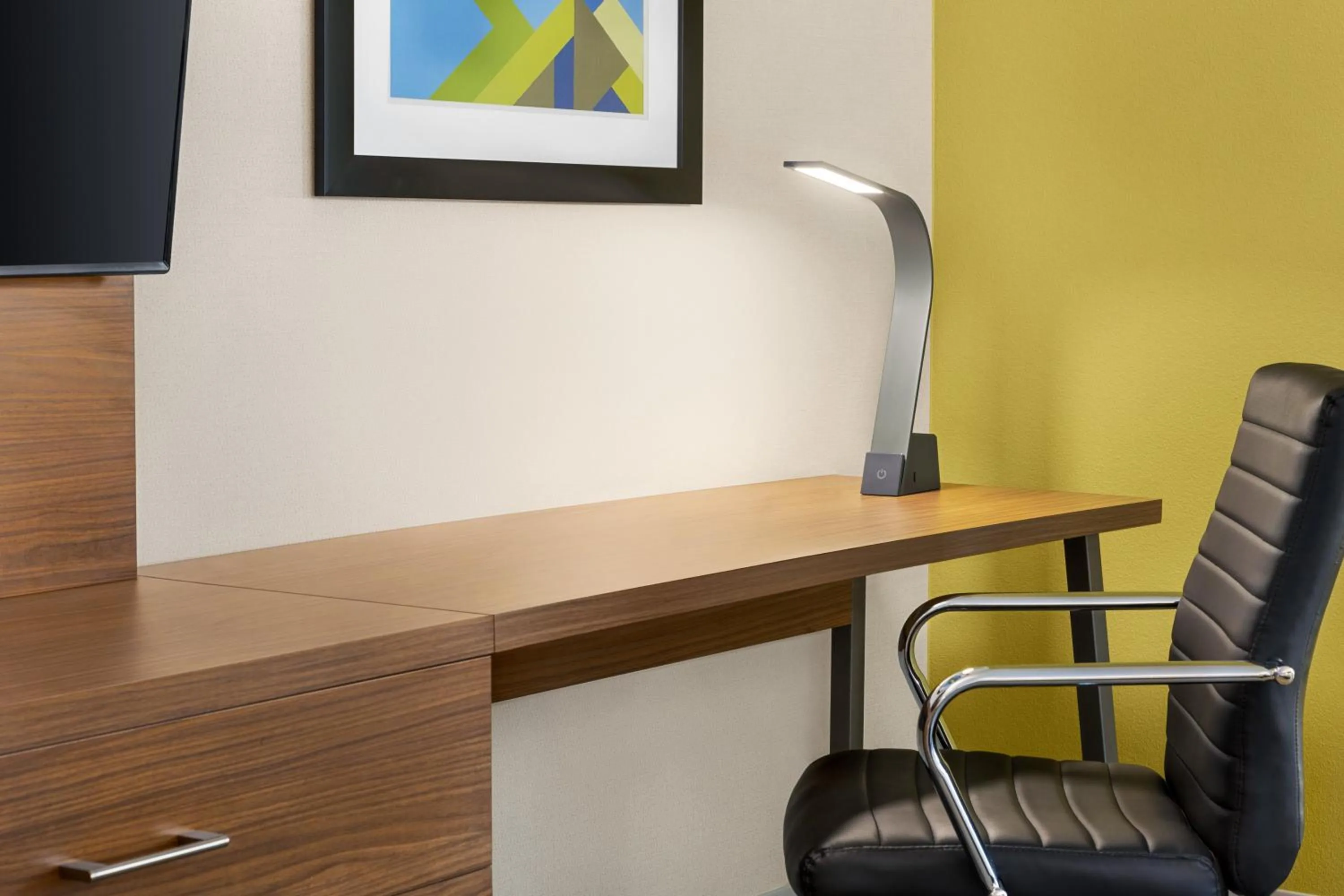 Photo of the whole room in Holiday Inn Express & Suites Philadelphia - Mt Laurel by IHG