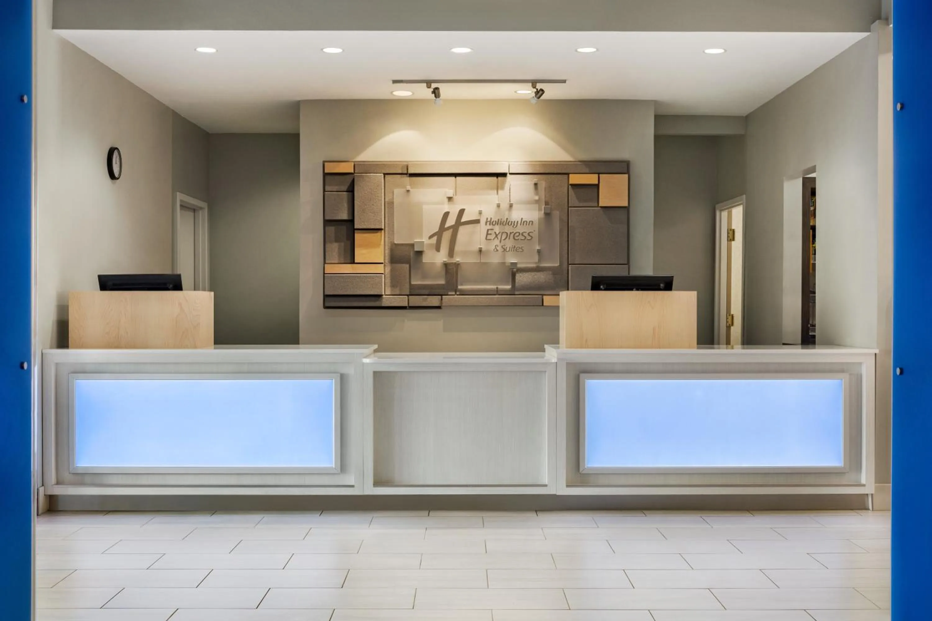 Property building in Holiday Inn Express & Suites Philadelphia - Mt Laurel by IHG