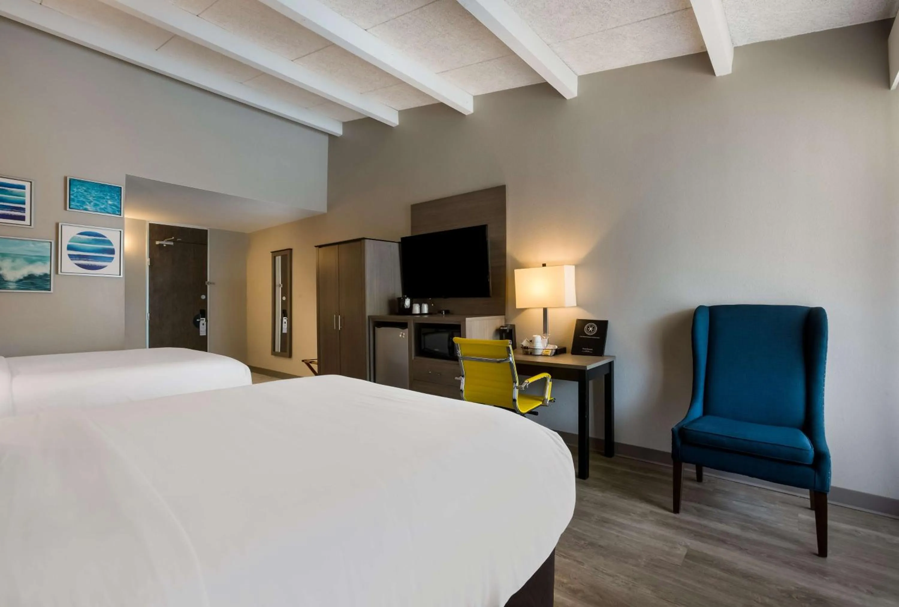 Bedroom, Bed in The Hub Middletown Red Bank- Best Western Signature Collection