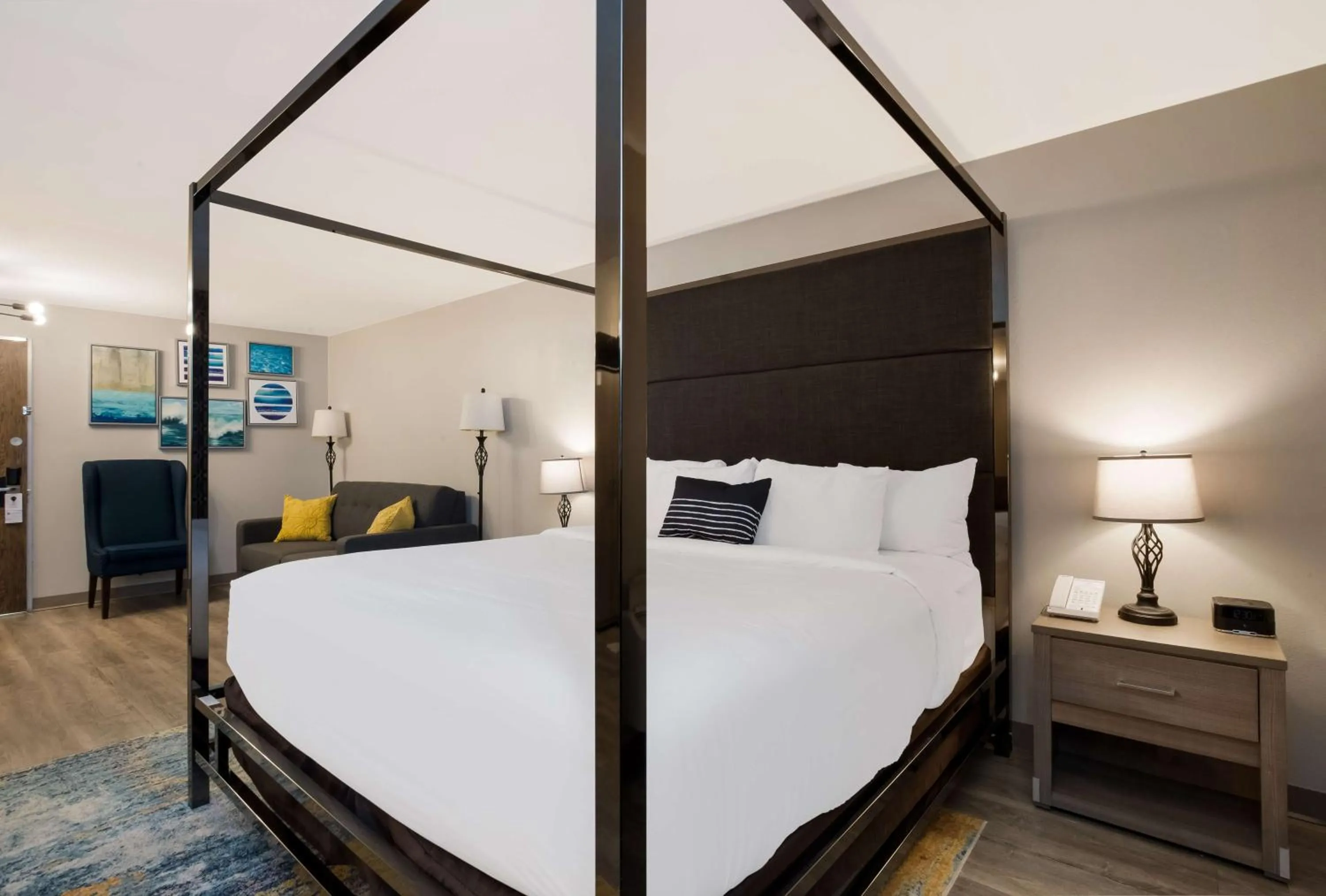 Photo of the whole room, Bed in The Hub Middletown Red Bank- Best Western Signature Collection