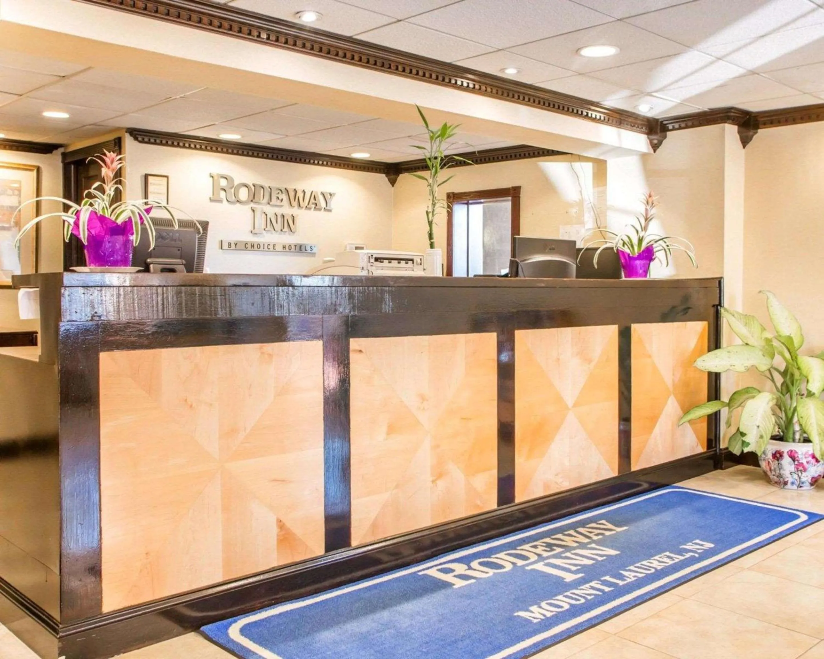 Lobby or reception in Rodeway Inn Mount Laurel Hwy 73