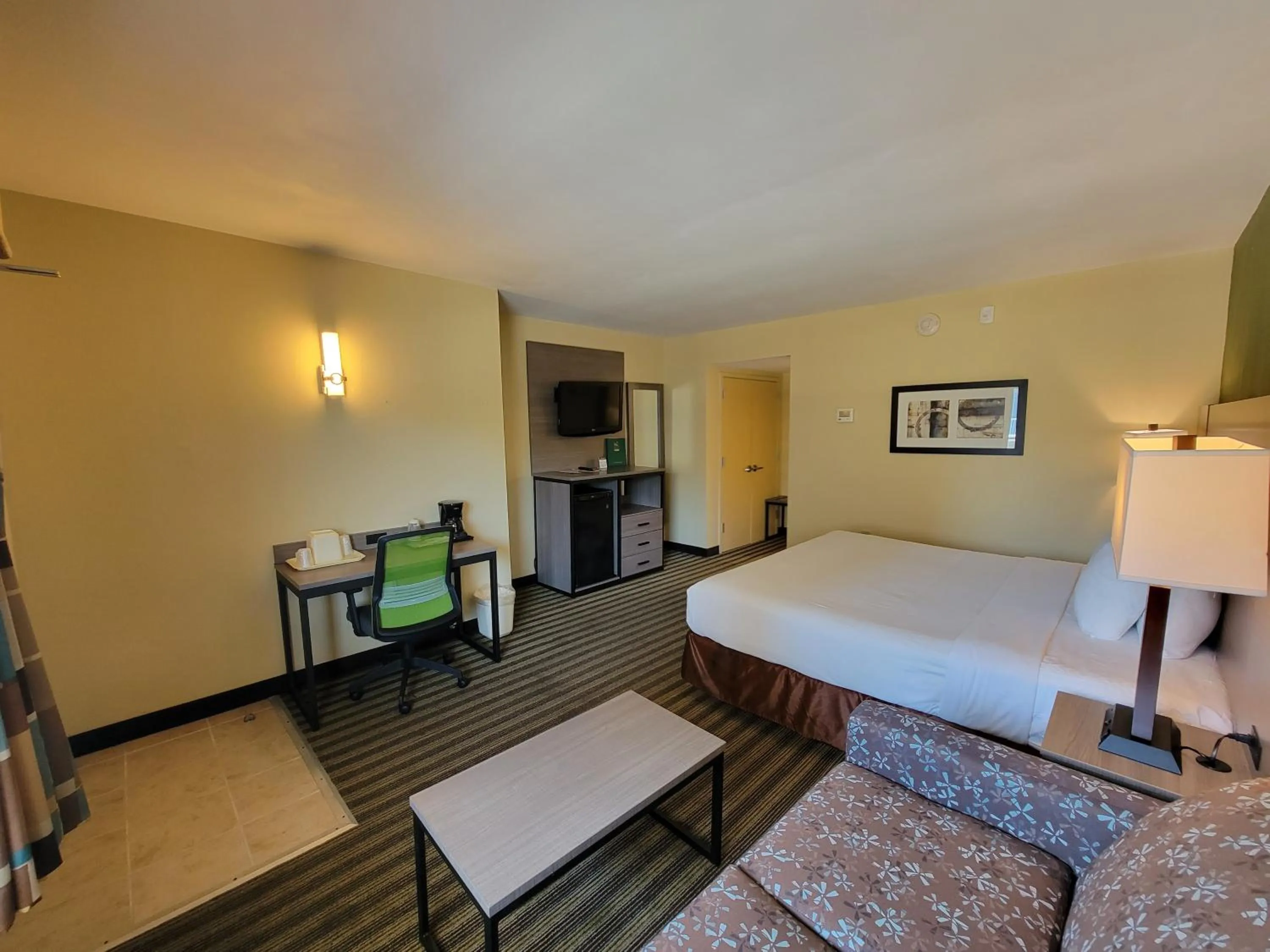 Photo of the whole room, Bed in Quality Inn Flamingo