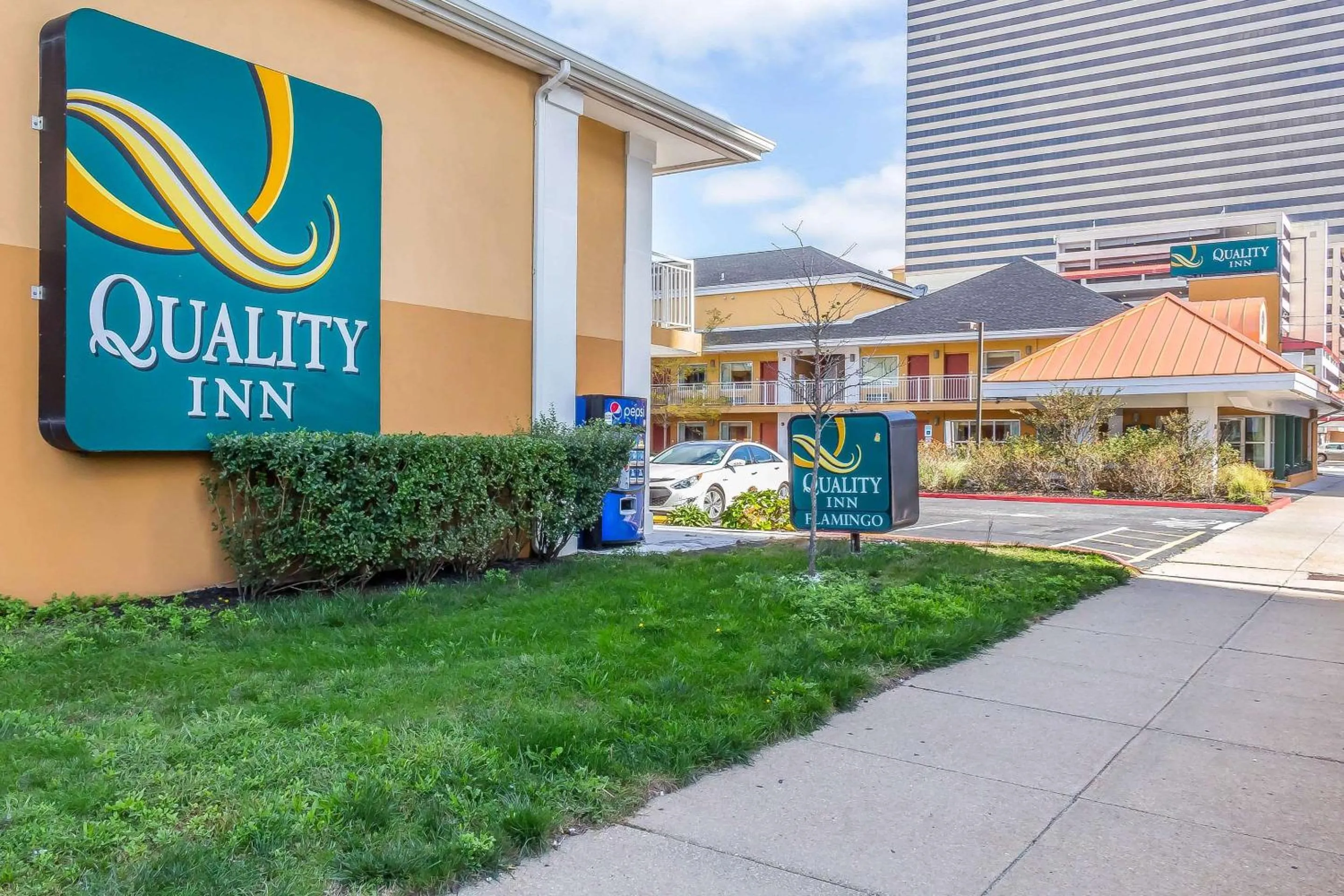 Property building in Quality Inn Flamingo