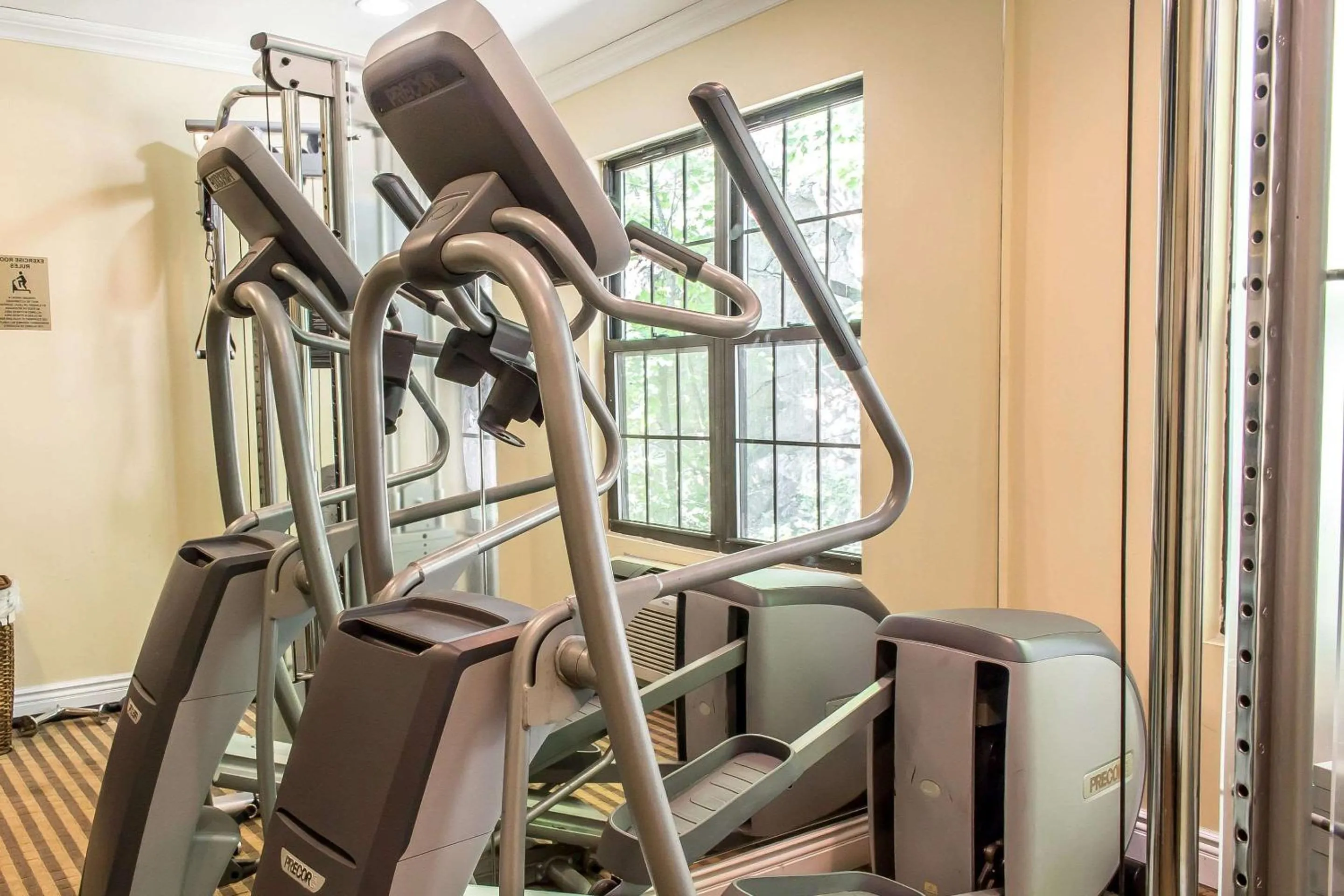 Fitness centre/facilities in Quality Inn near Mountain Creek