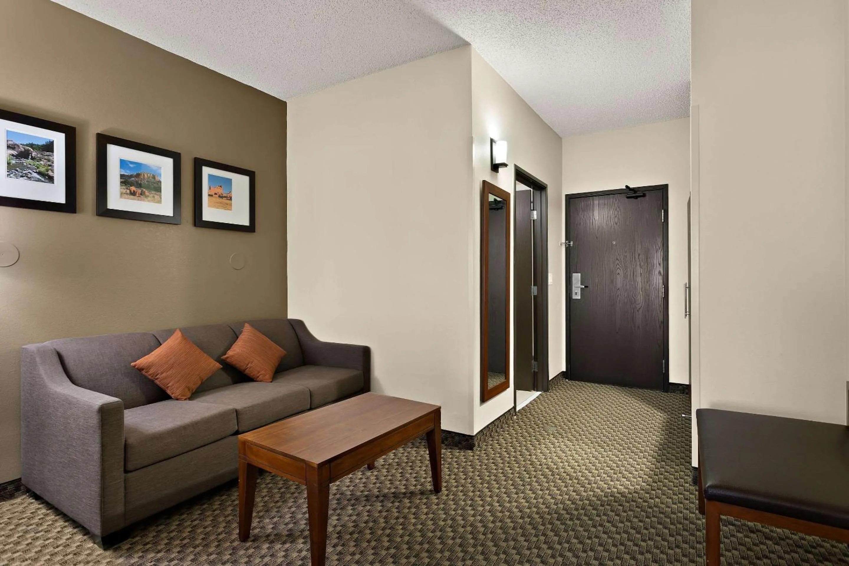 Bedroom in Comfort Suites University
