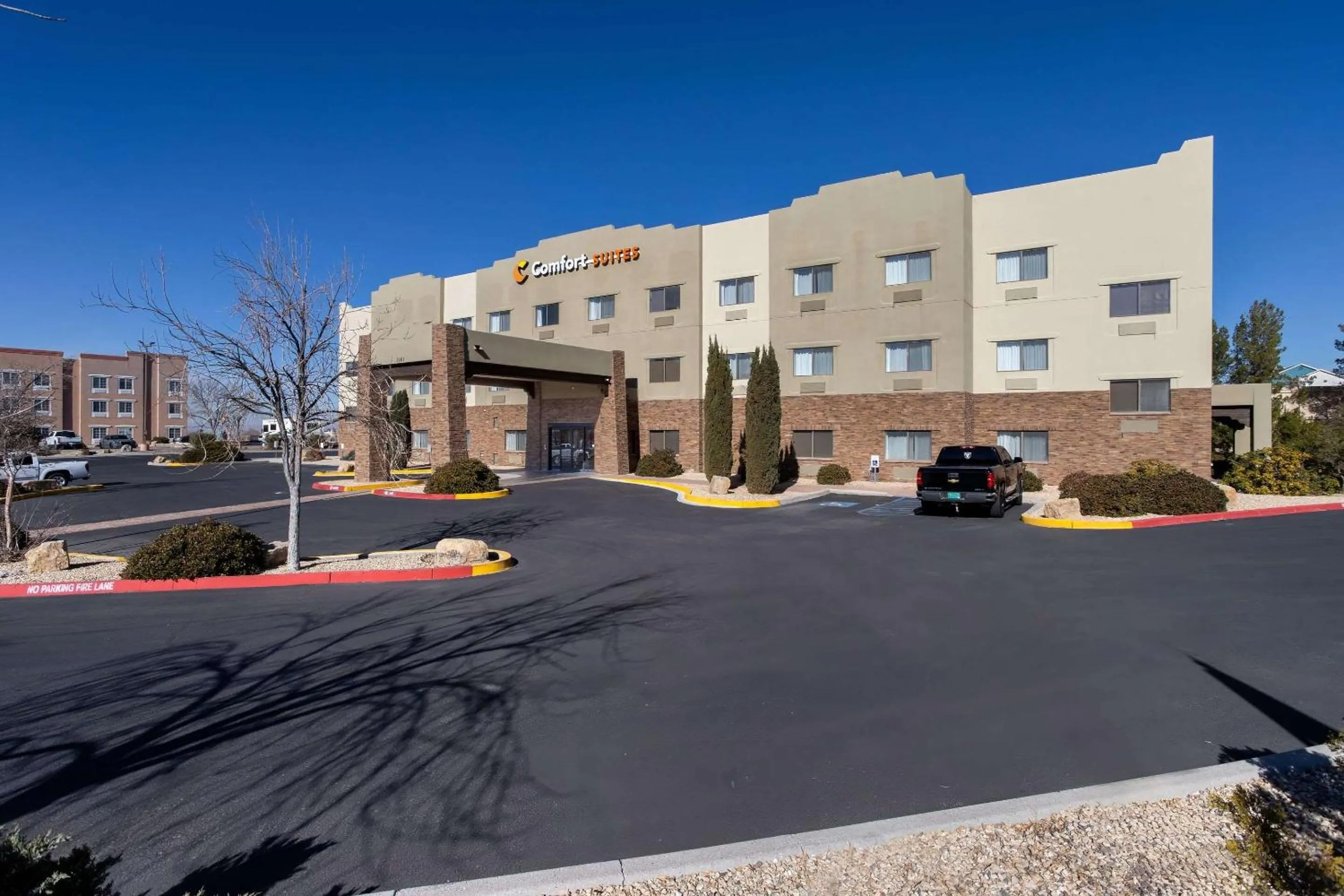 Property building in Comfort Suites University