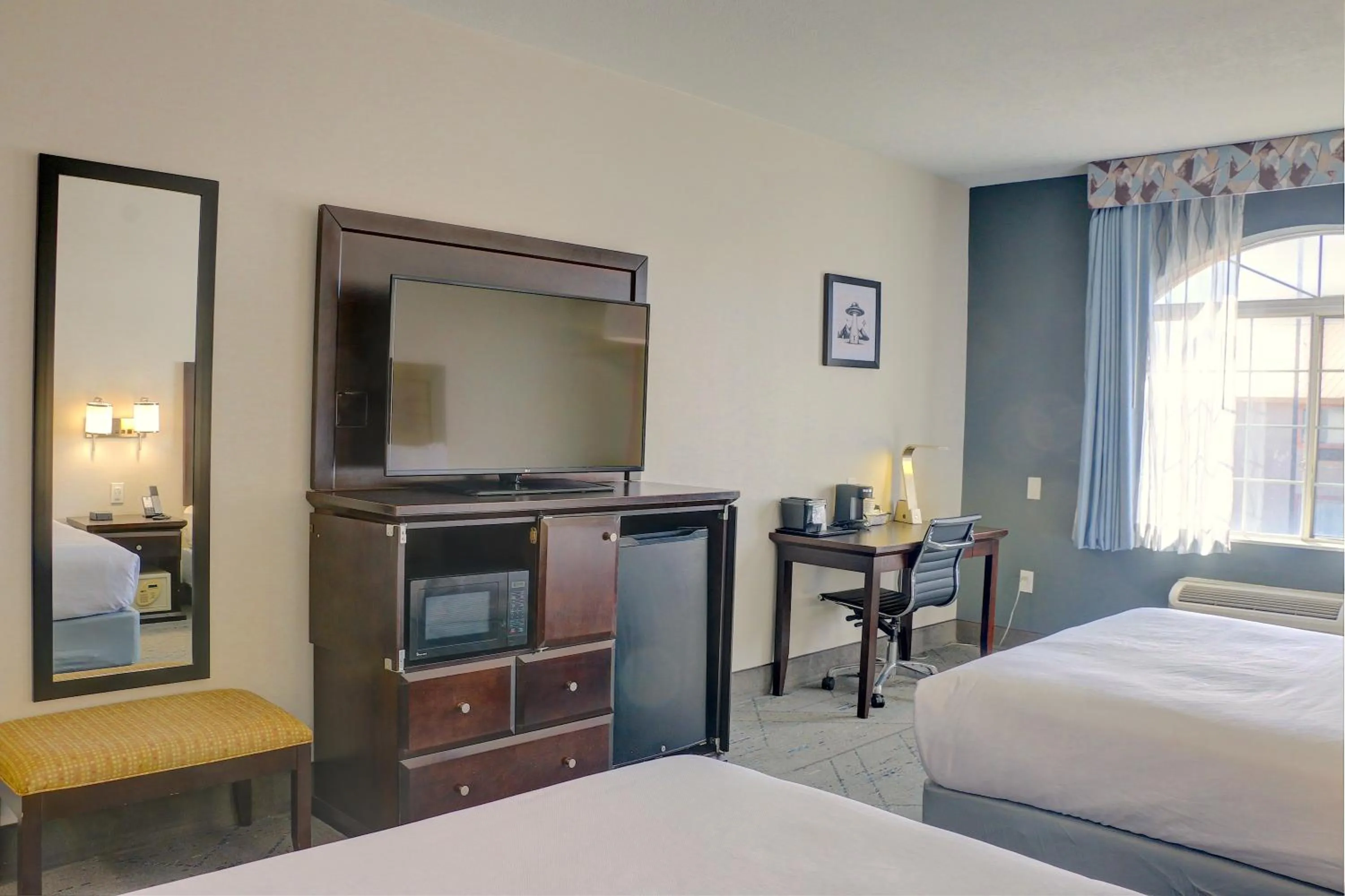 Bed in Quality Inn & Suites Roswell North