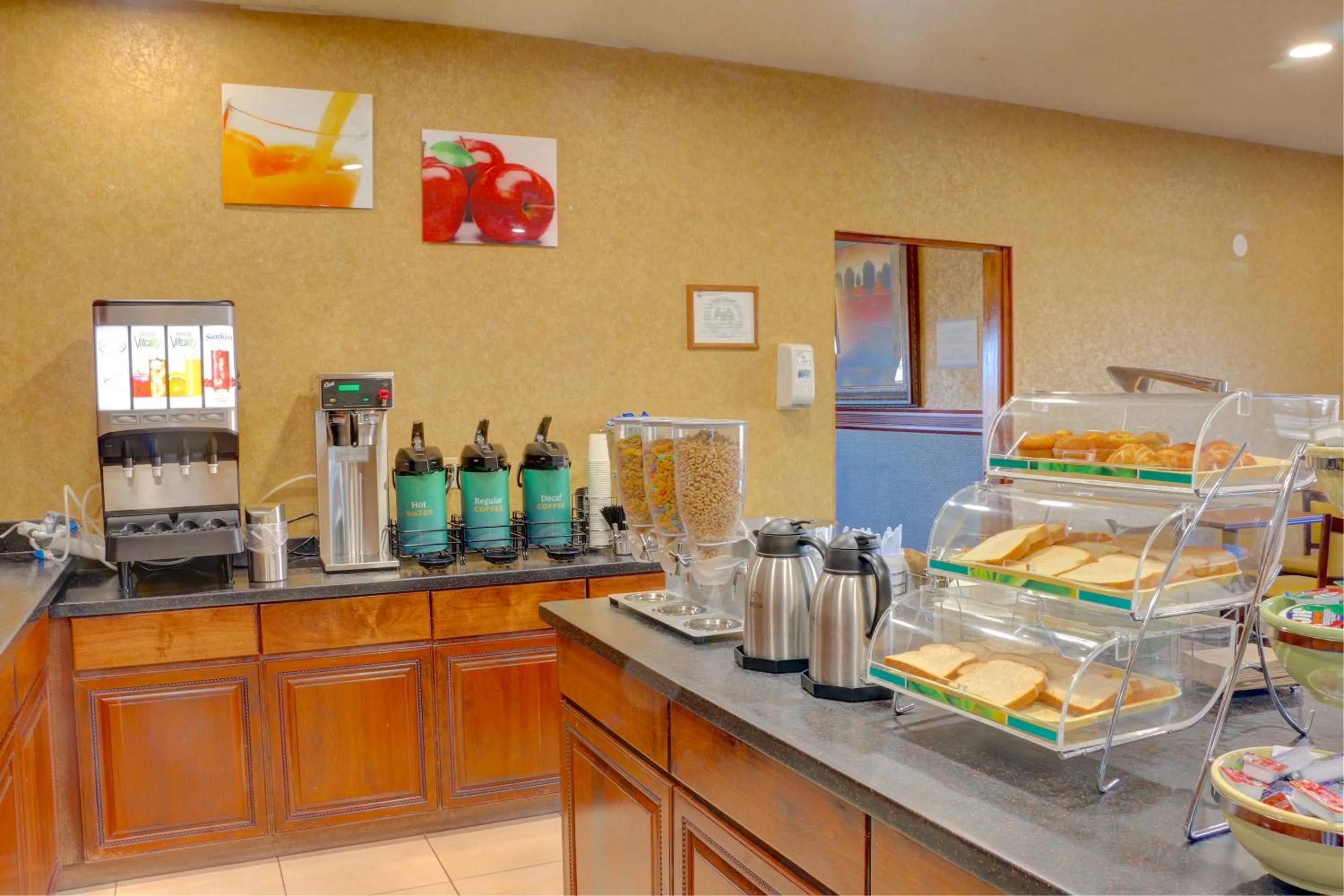 Breakfast in Quality Inn & Suites Roswell North