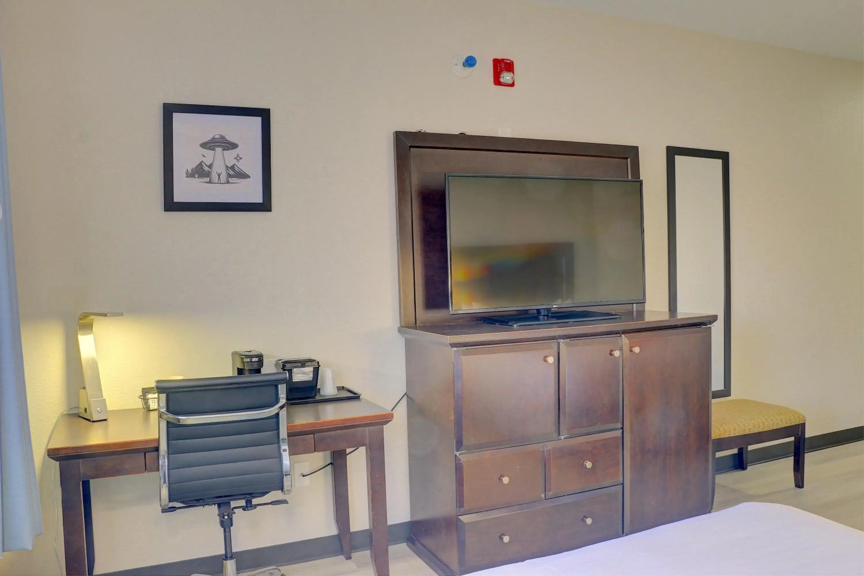 Bed in Quality Inn & Suites Roswell North