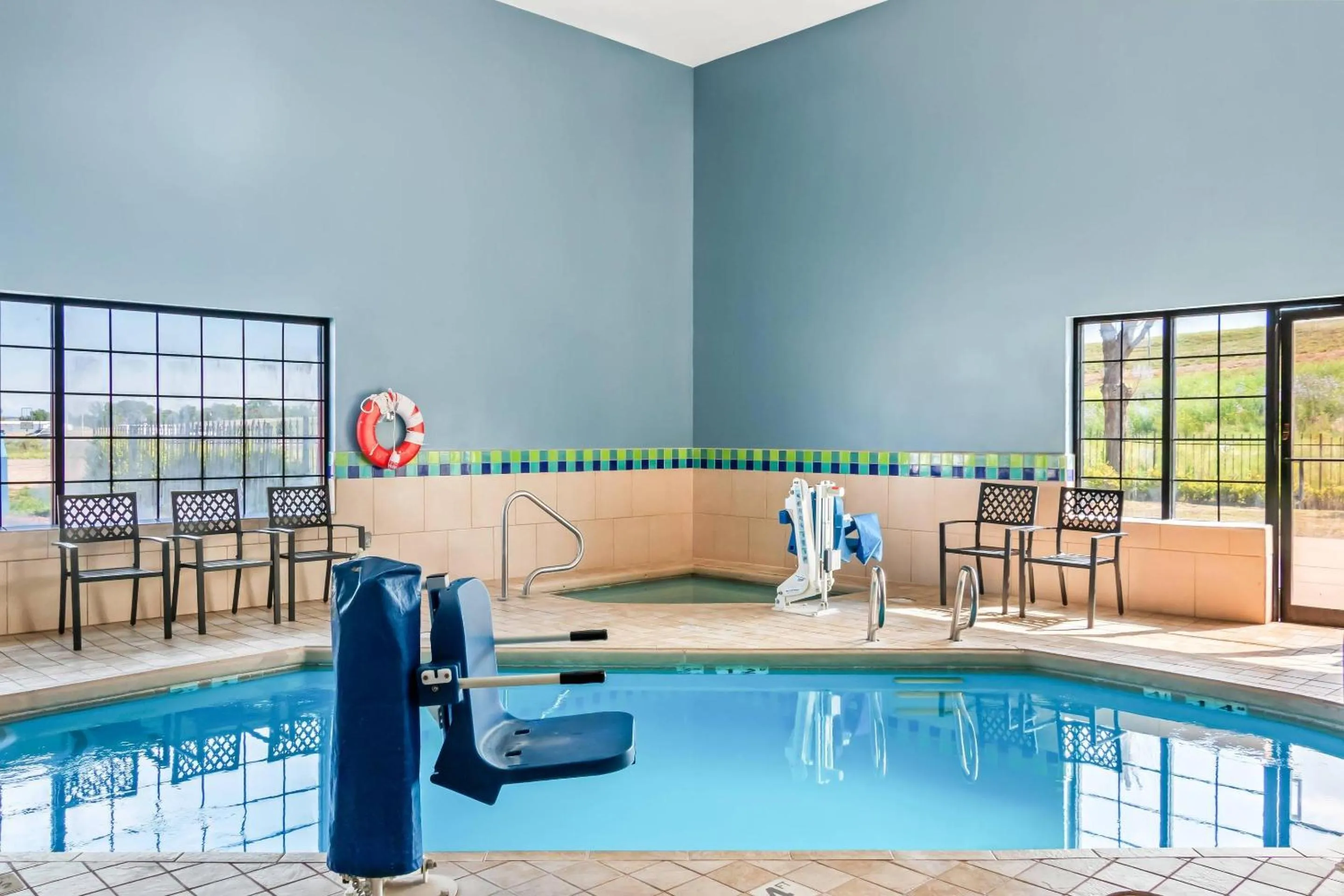 Swimming pool in Comfort Inn Las Vegas New Mexico