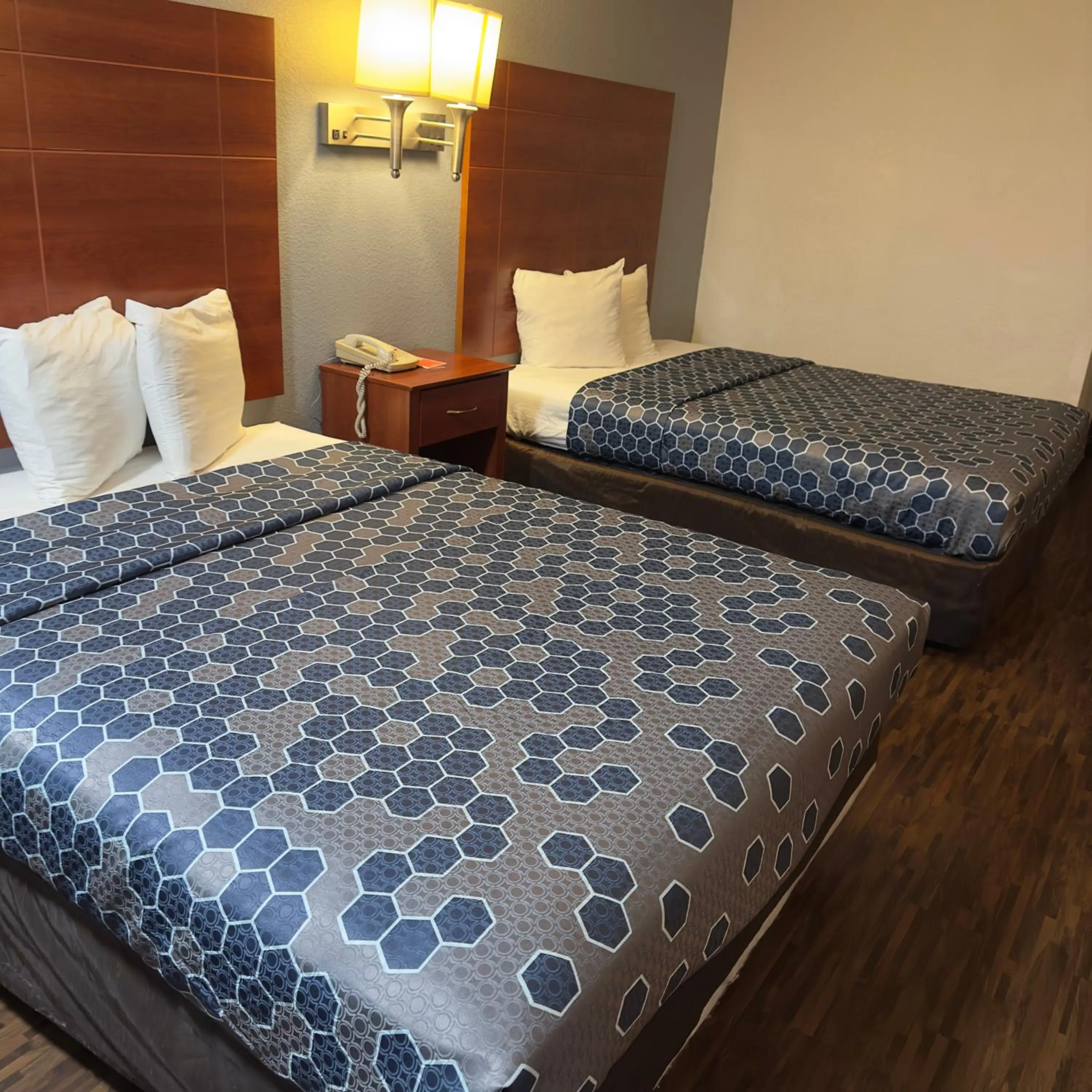 Bed in Econo Lodge Tucumcari Route 66