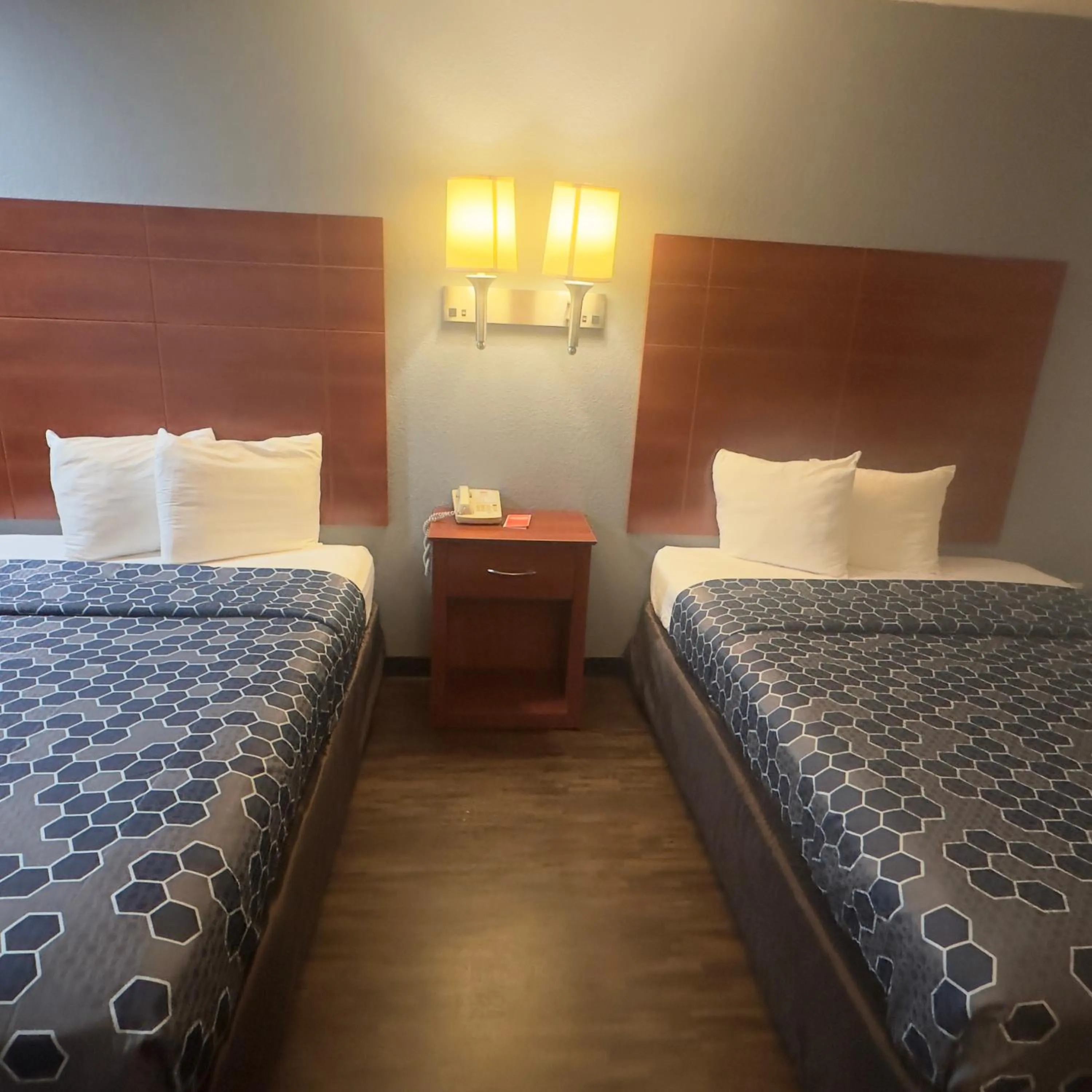 Bed in Econo Lodge Tucumcari Route 66