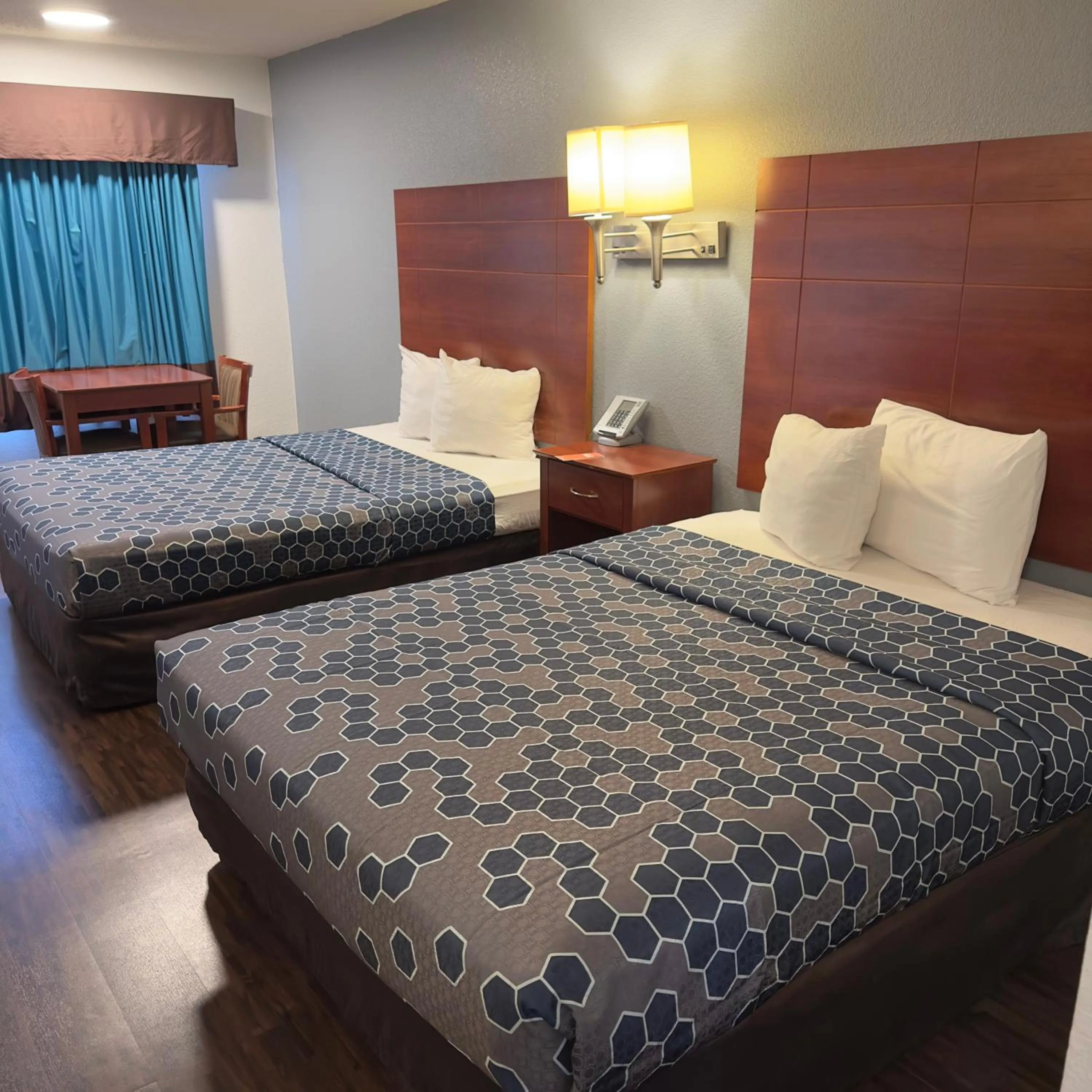 Bedroom, Bed in Econo Lodge Tucumcari Route 66