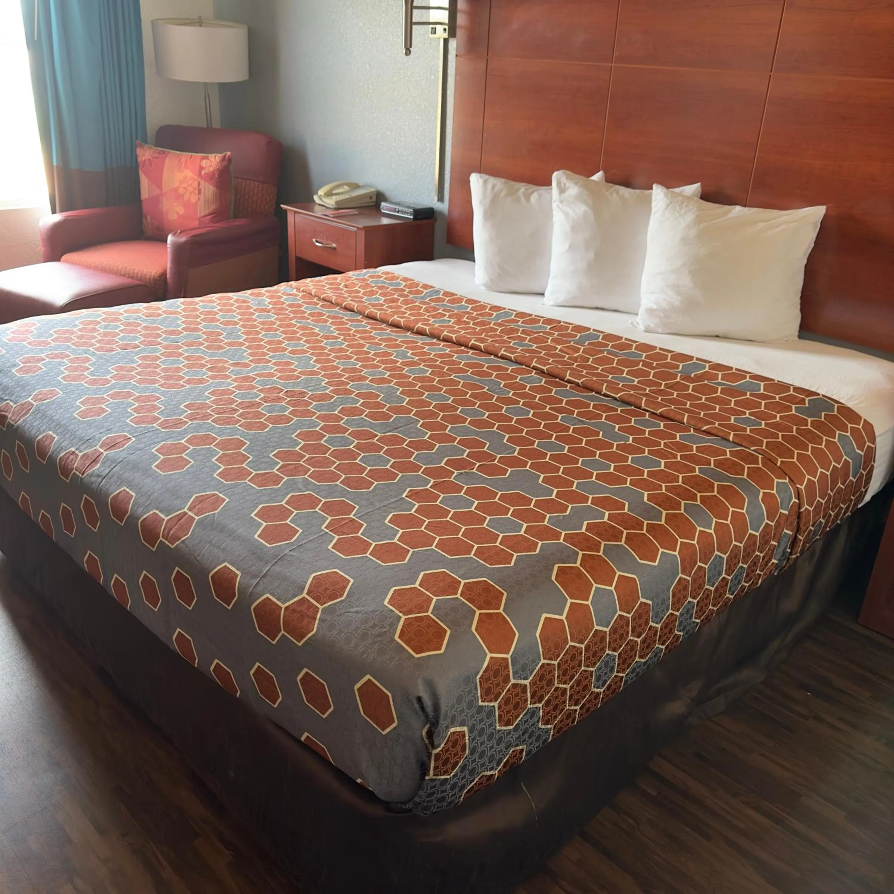 Bed in Econo Lodge Tucumcari Route 66