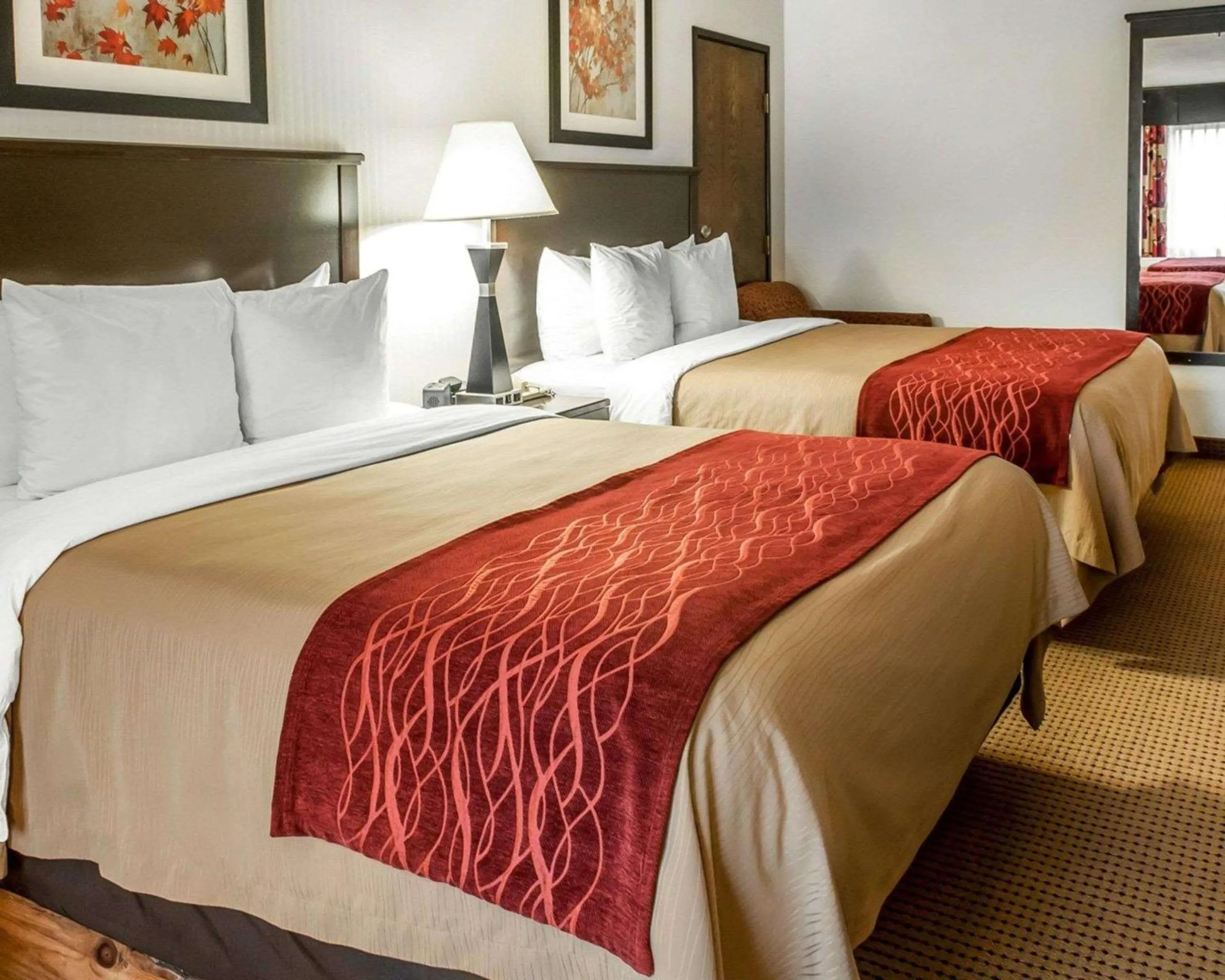 Bedroom, Bed in Quality Inn & Suites Farmington