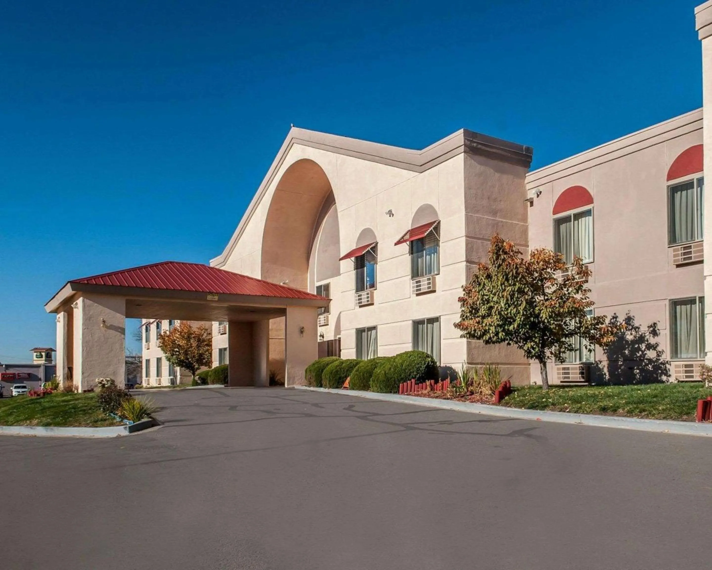 Property building in Quality Inn & Suites Farmington