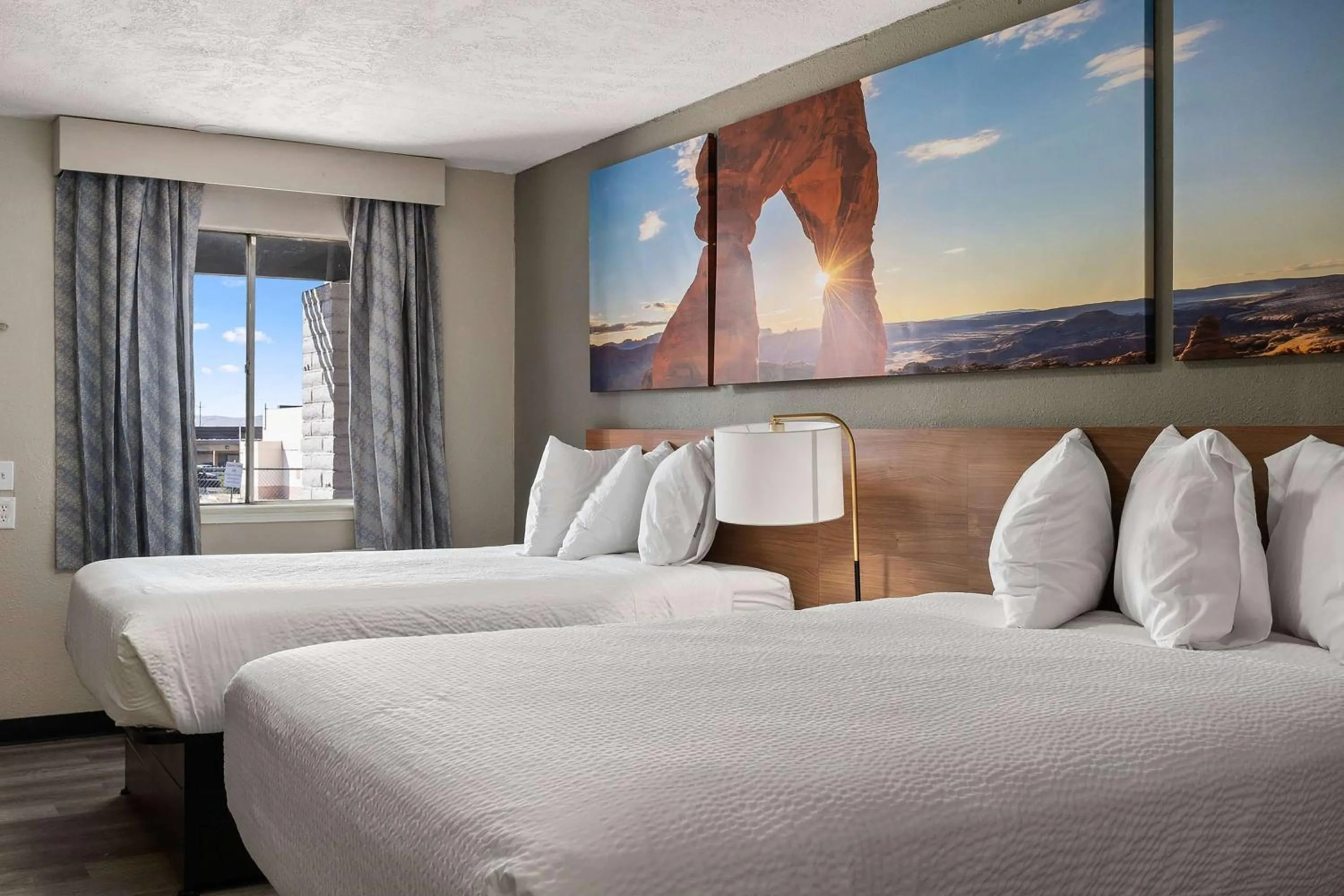 Photo of the whole room, Bed in Days inn by Wyndham Albuquerque Northeast