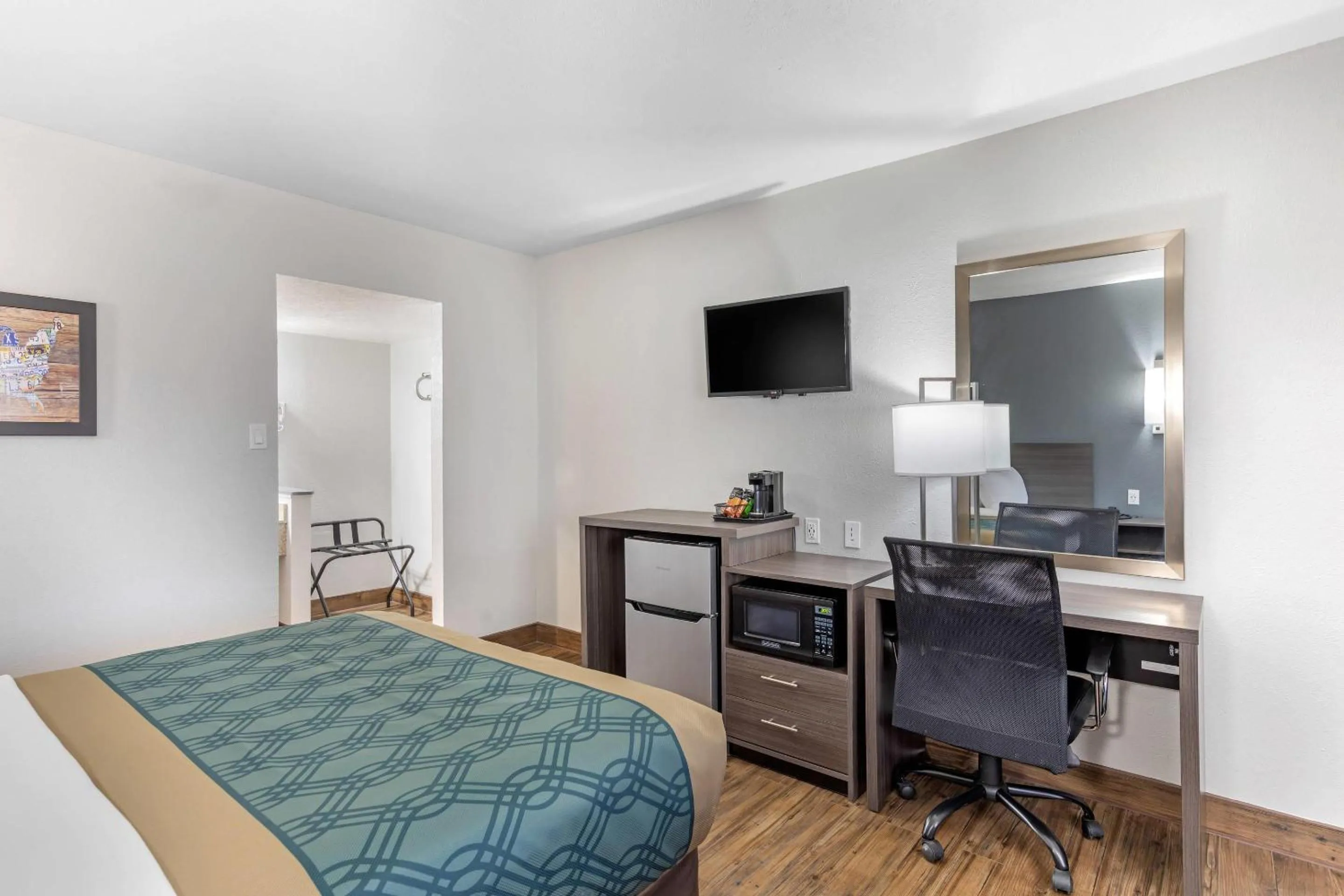 Bedroom, Bed in Econo Lodge Inn & Suites Socorro