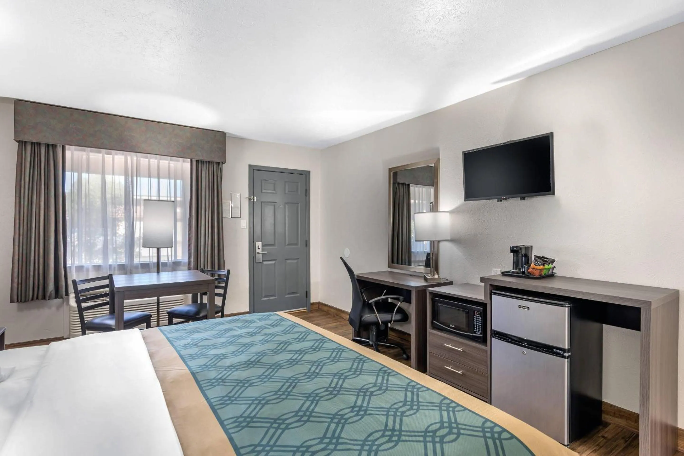 Bedroom, Bed in Econo Lodge Inn & Suites Socorro