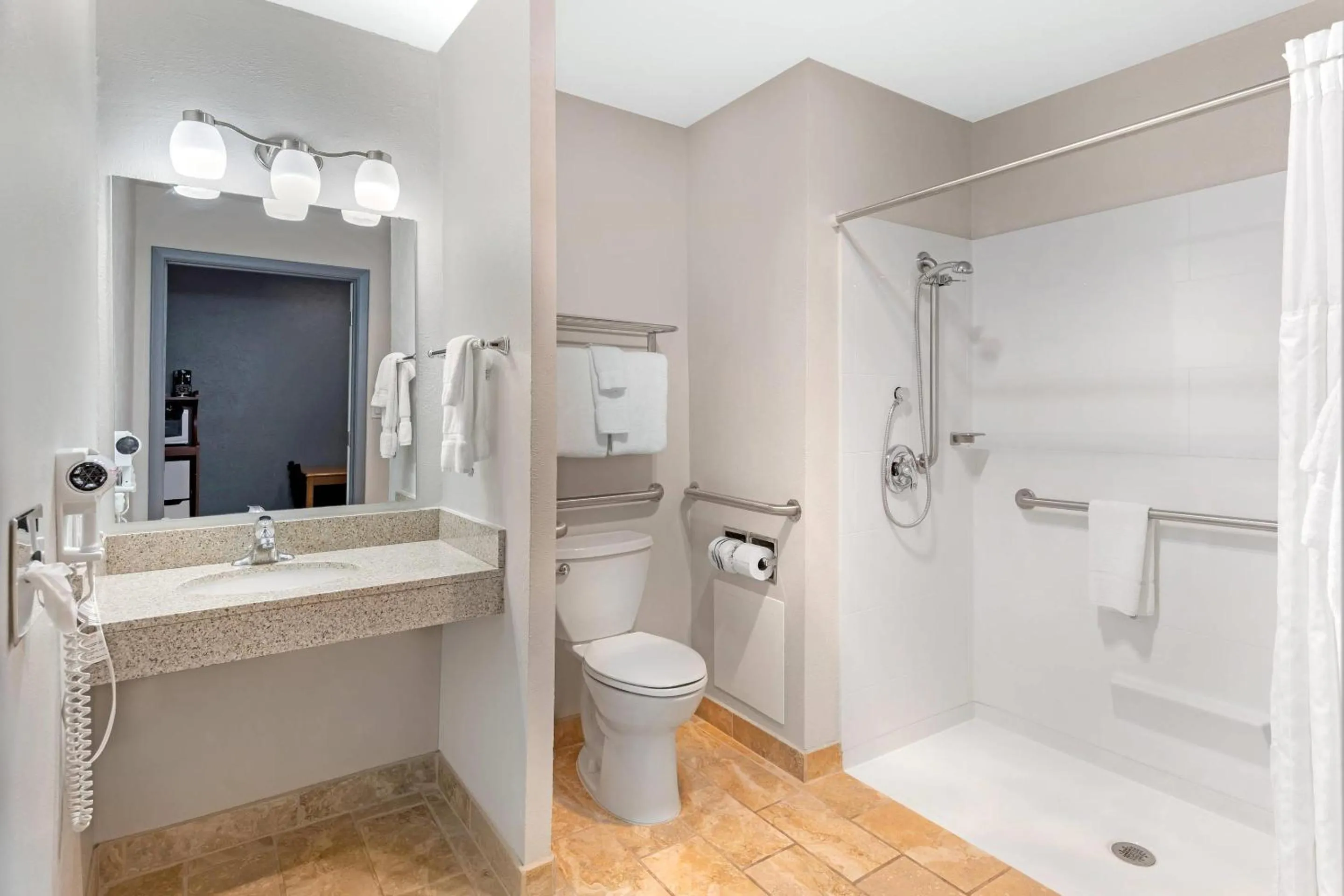 Bedroom in Econo Lodge Inn & Suites Socorro