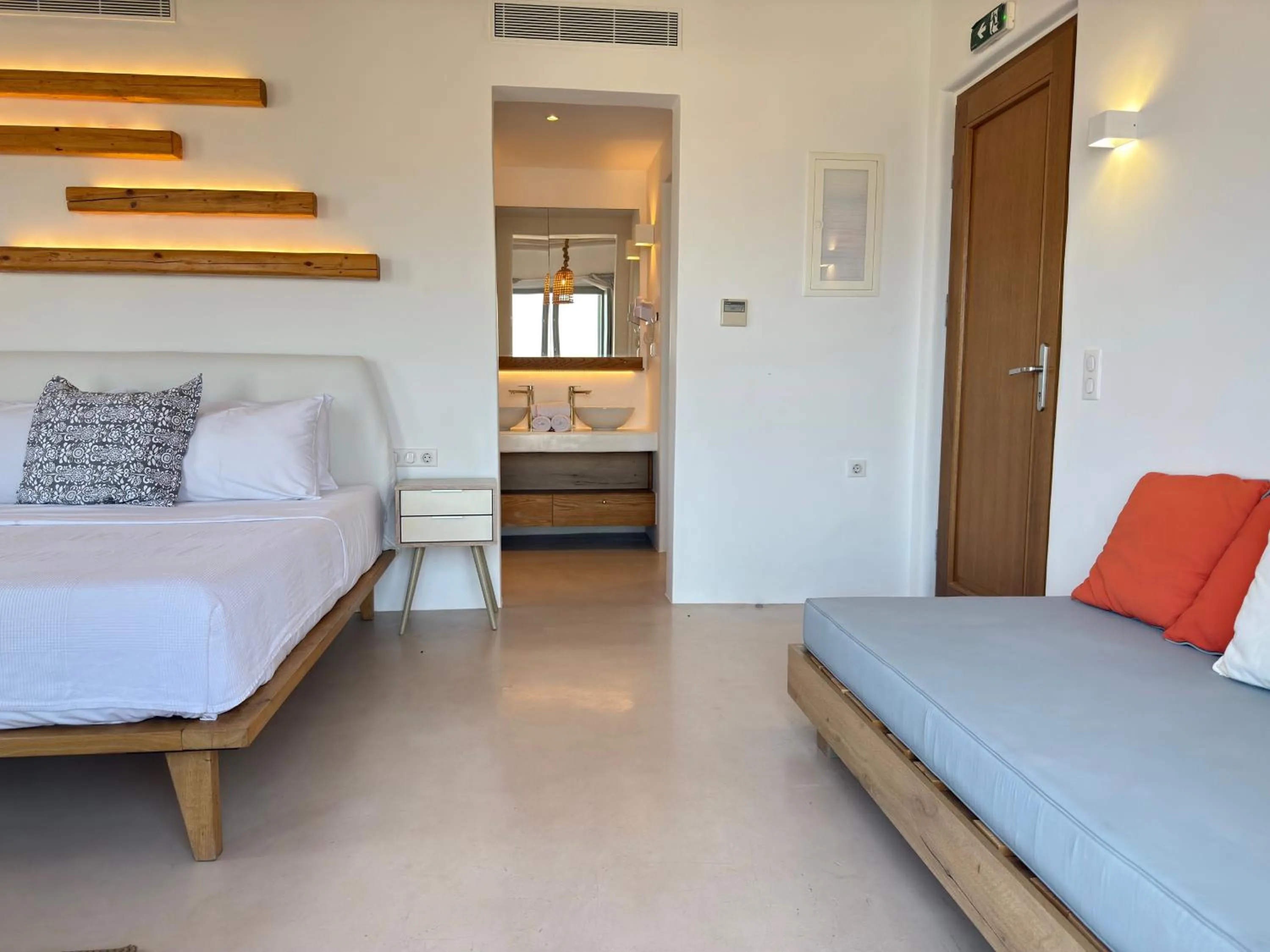 Bedroom, Bed in Myconian Crown Suites