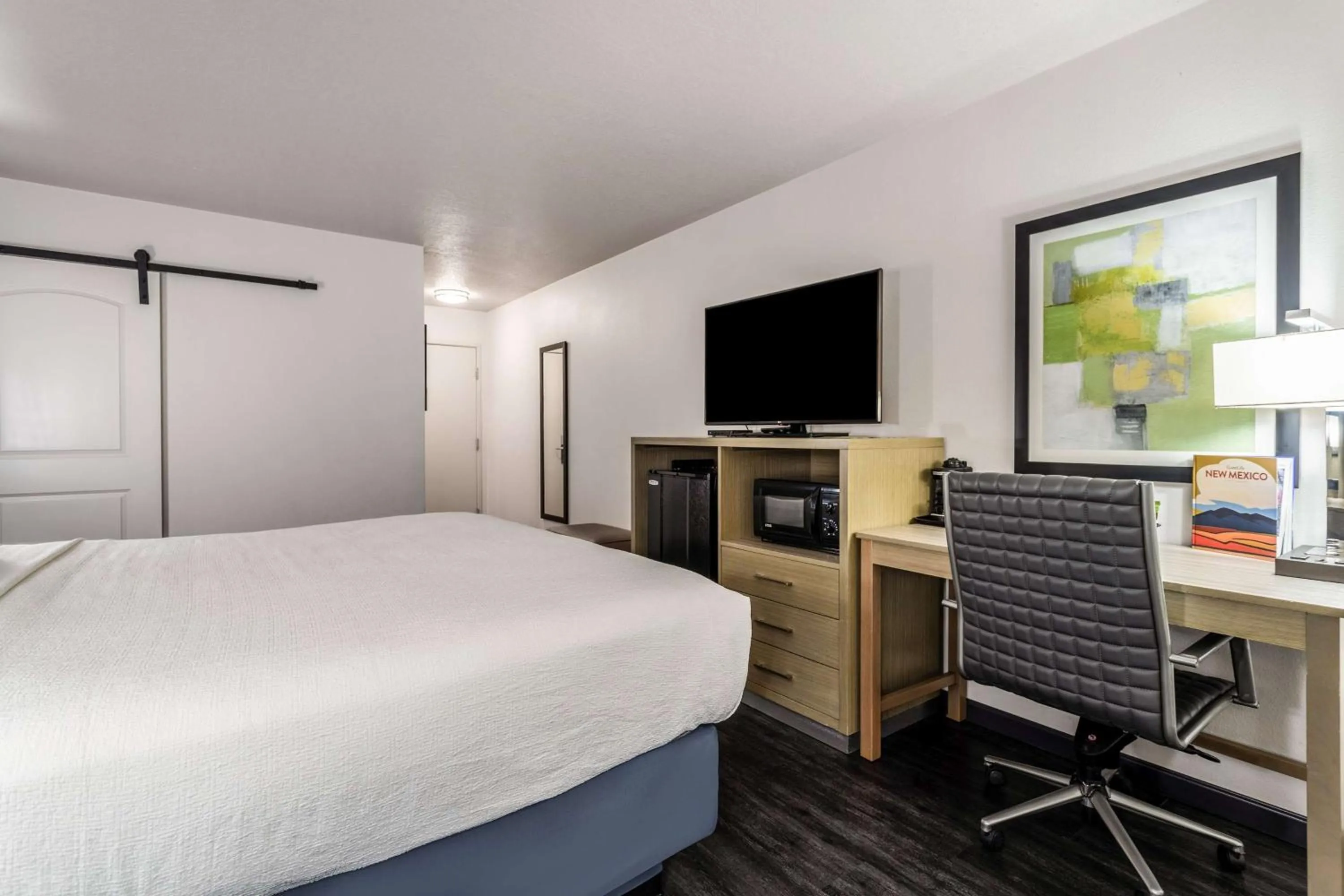 Bedroom, Bed in Best Western Grants Inn