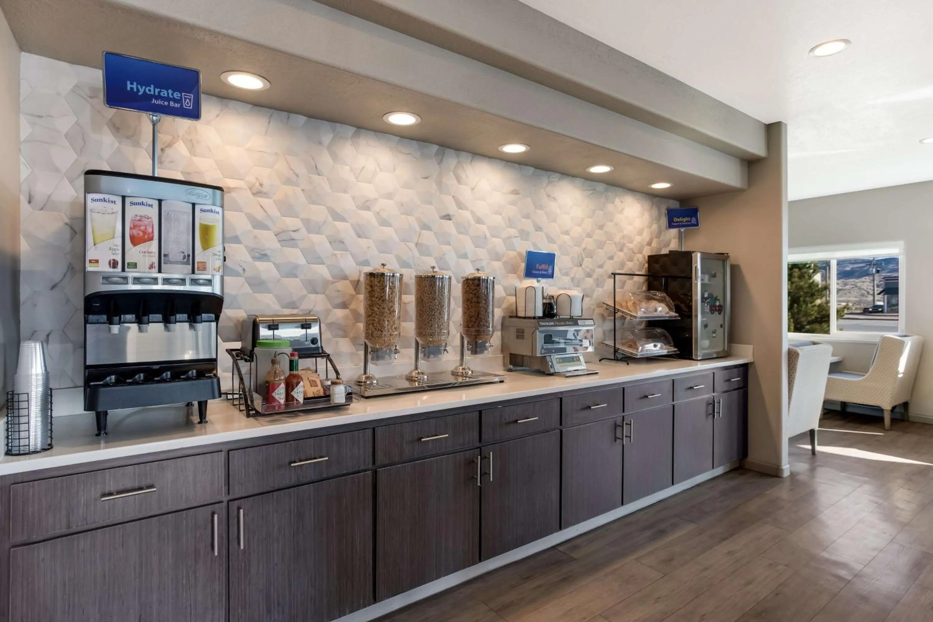 Breakfast in Best Western Grants Inn