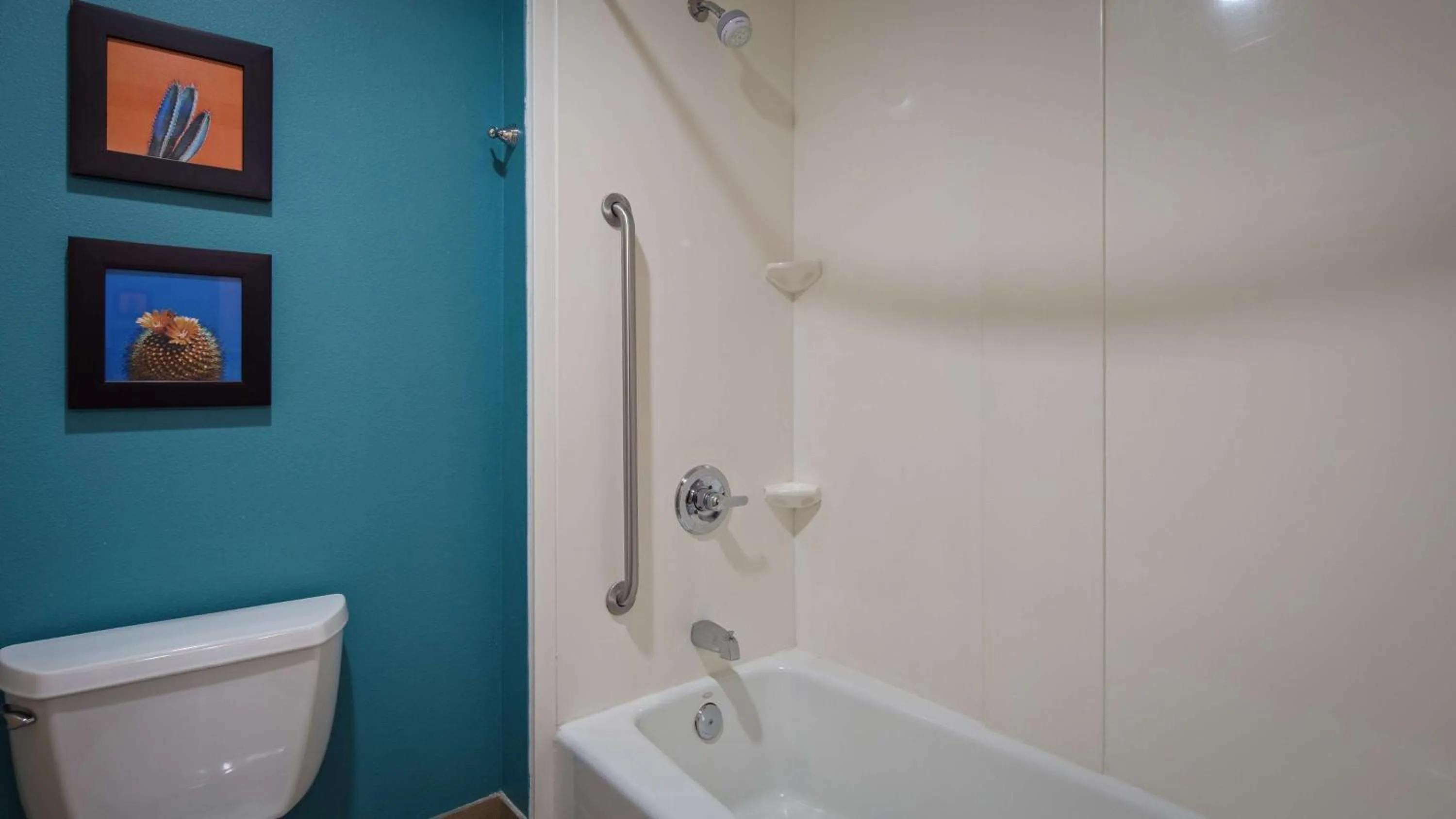 Bathroom in Best Western Cannon A.F.B.