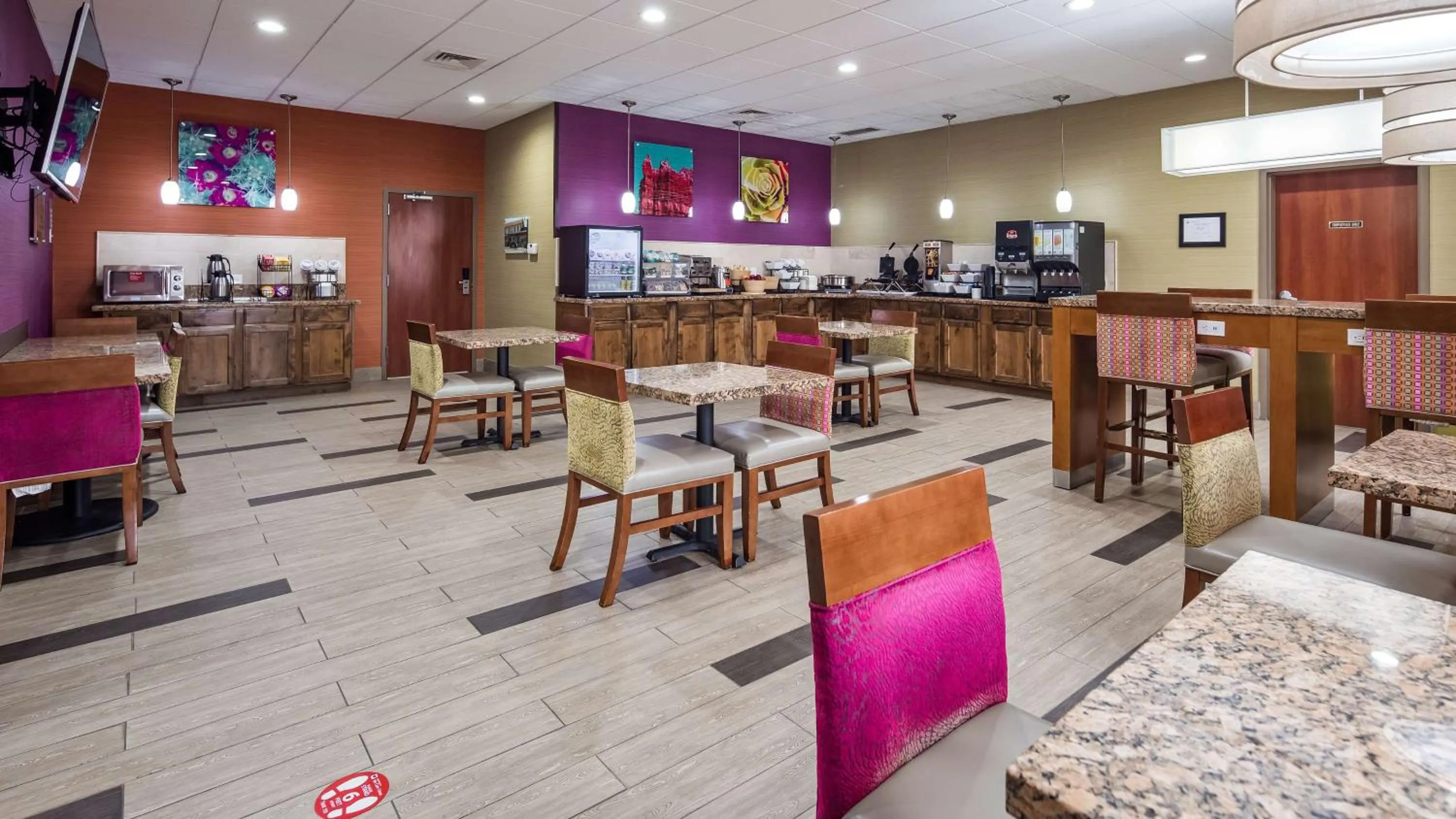 Restaurant/places to eat in Best Western Cannon A.F.B.