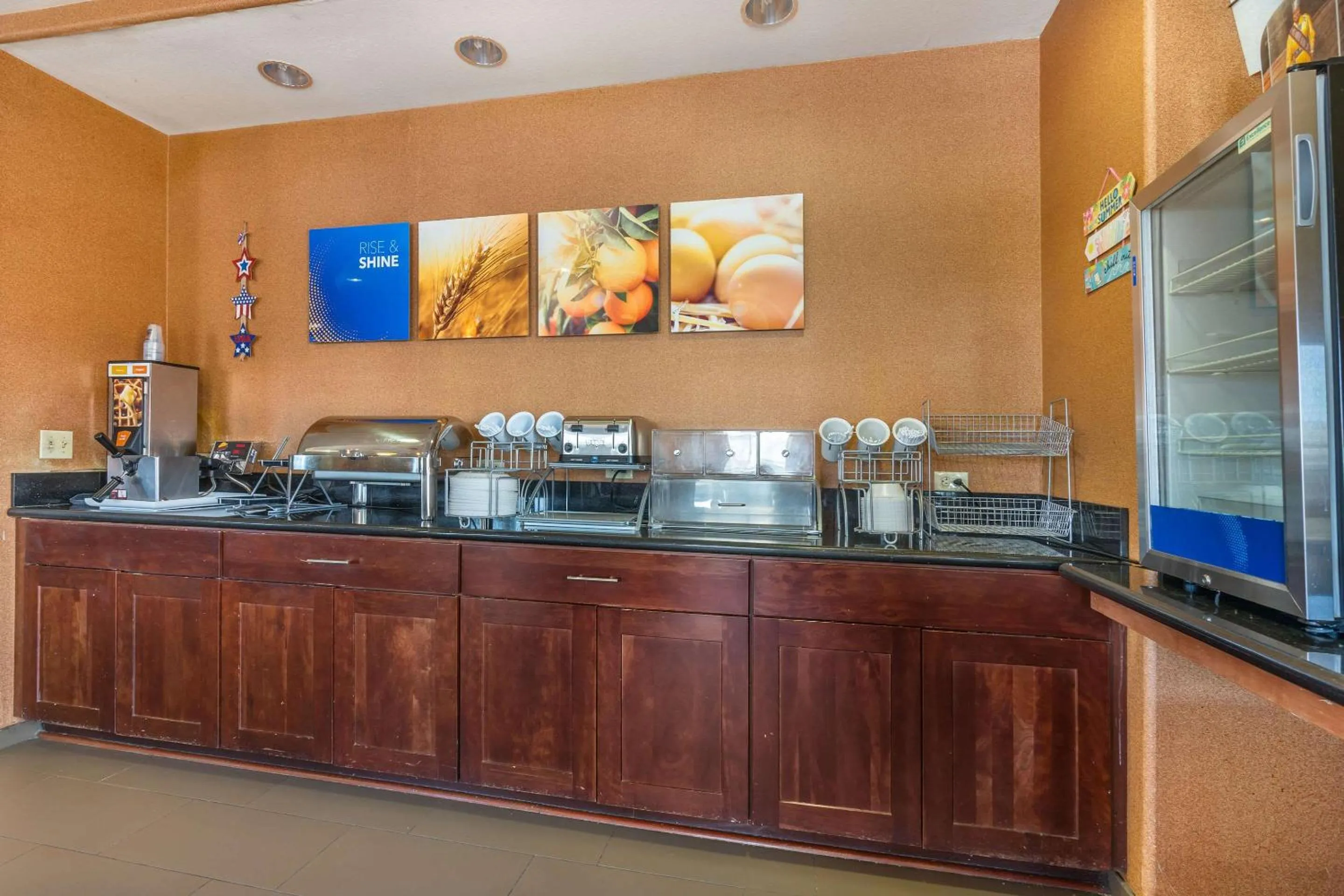 Breakfast in Comfort Suites Gallup East Route 66 and I-40