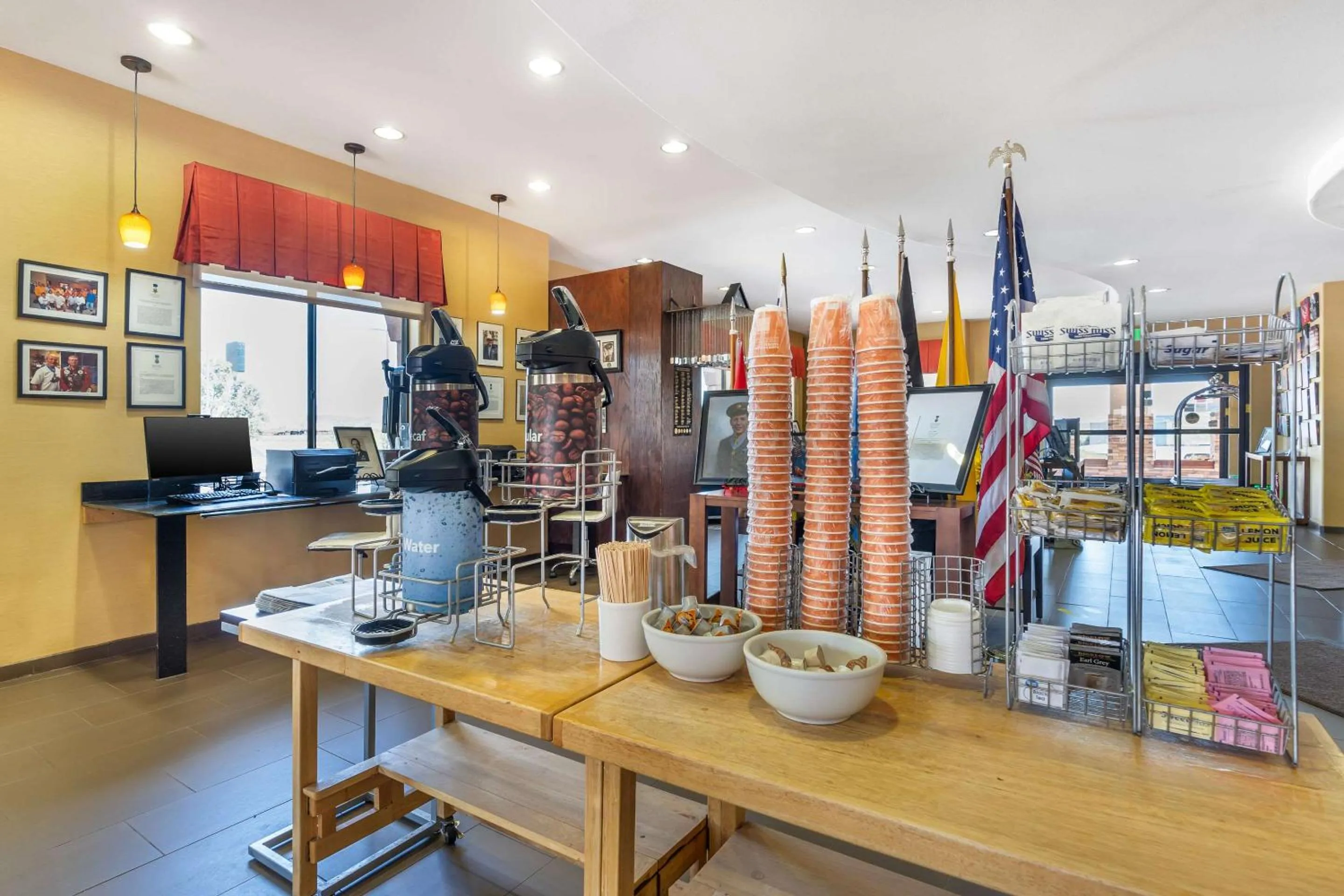 Breakfast in Comfort Suites Gallup East Route 66 and I-40