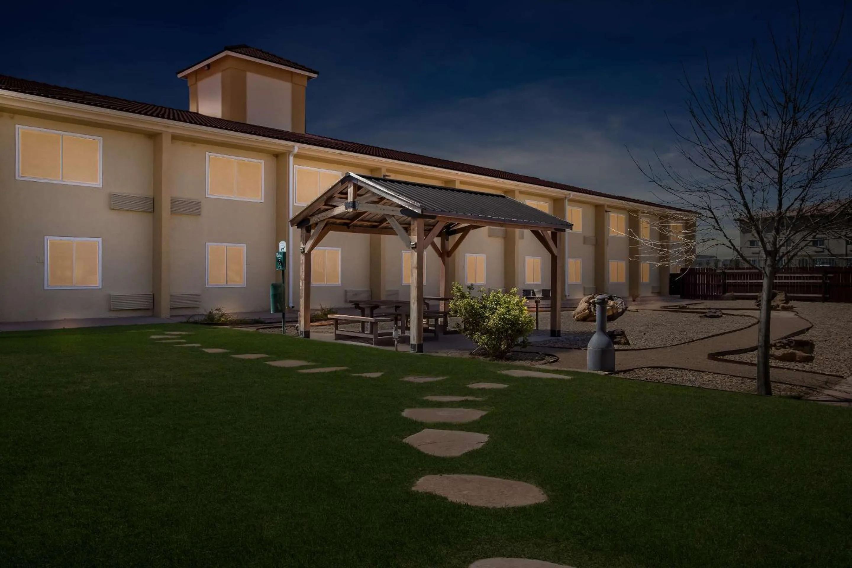 Property building in Comfort Inn Santa Rosa on Route 66