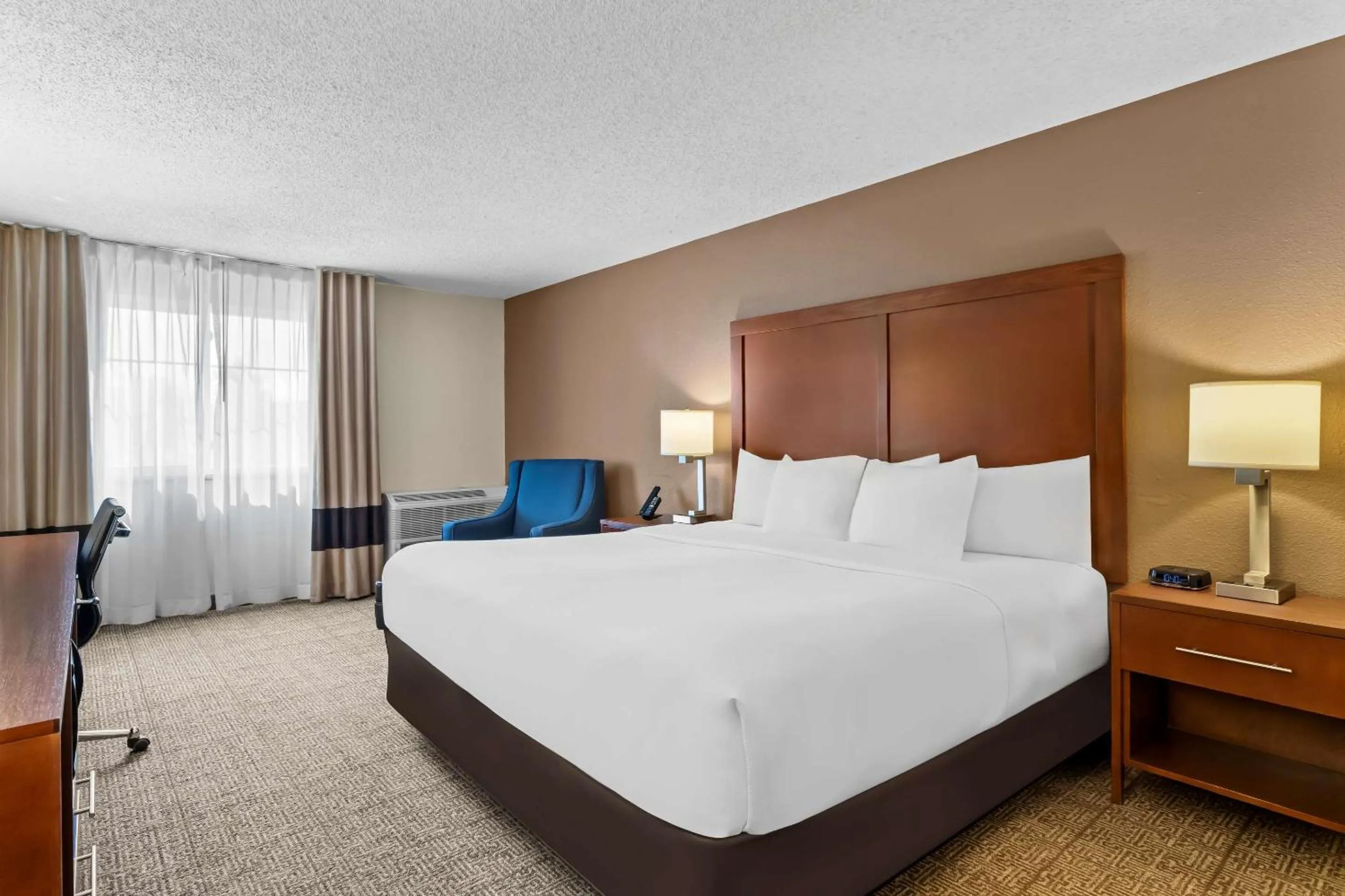 Bedroom, Bed in Comfort Inn Santa Rosa on Route 66