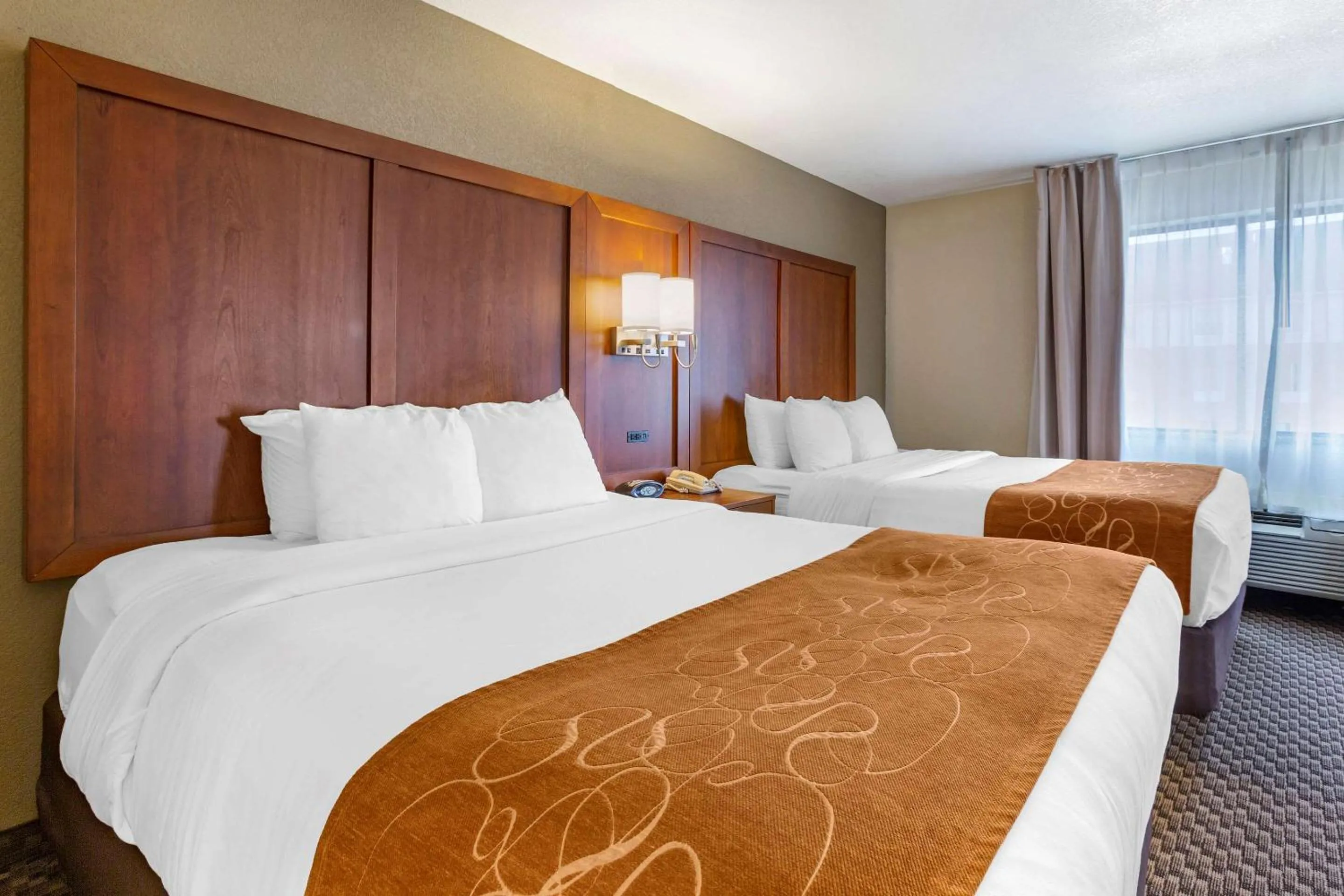 Photo of the whole room, Bed in Comfort Suites Hobbs