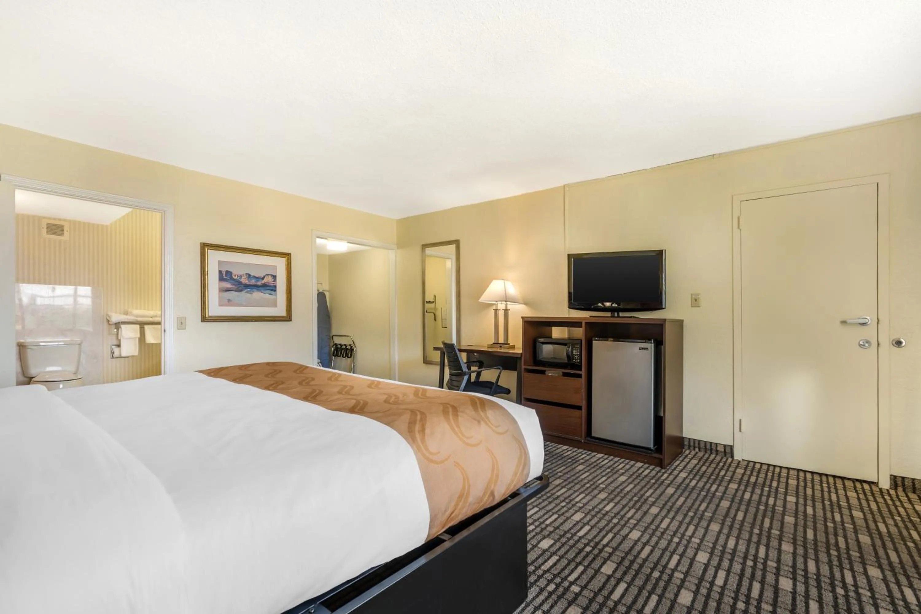 Bedroom, Bed in Quality Inn Tucumcari