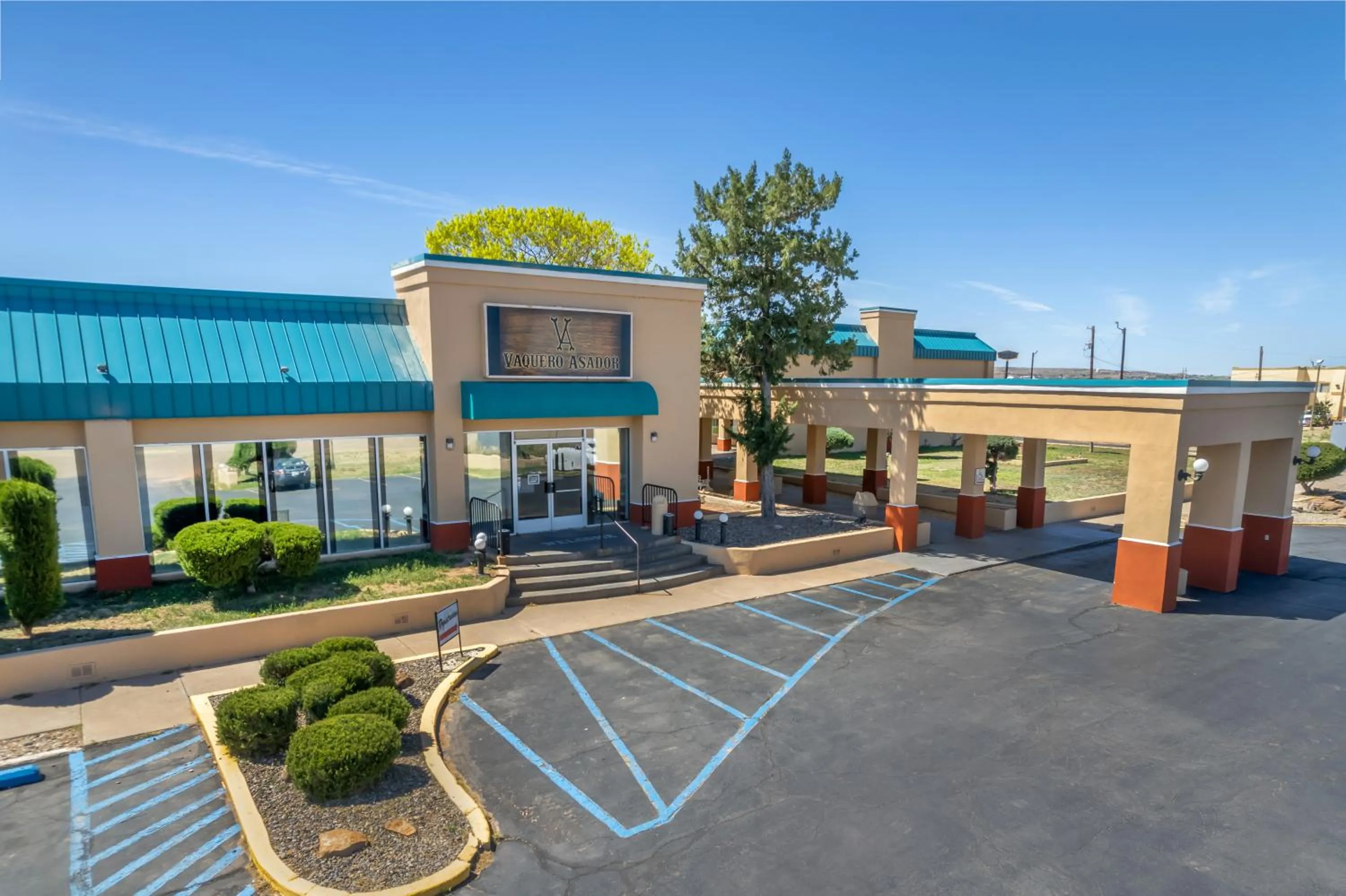 Property building in Quality Inn Tucumcari